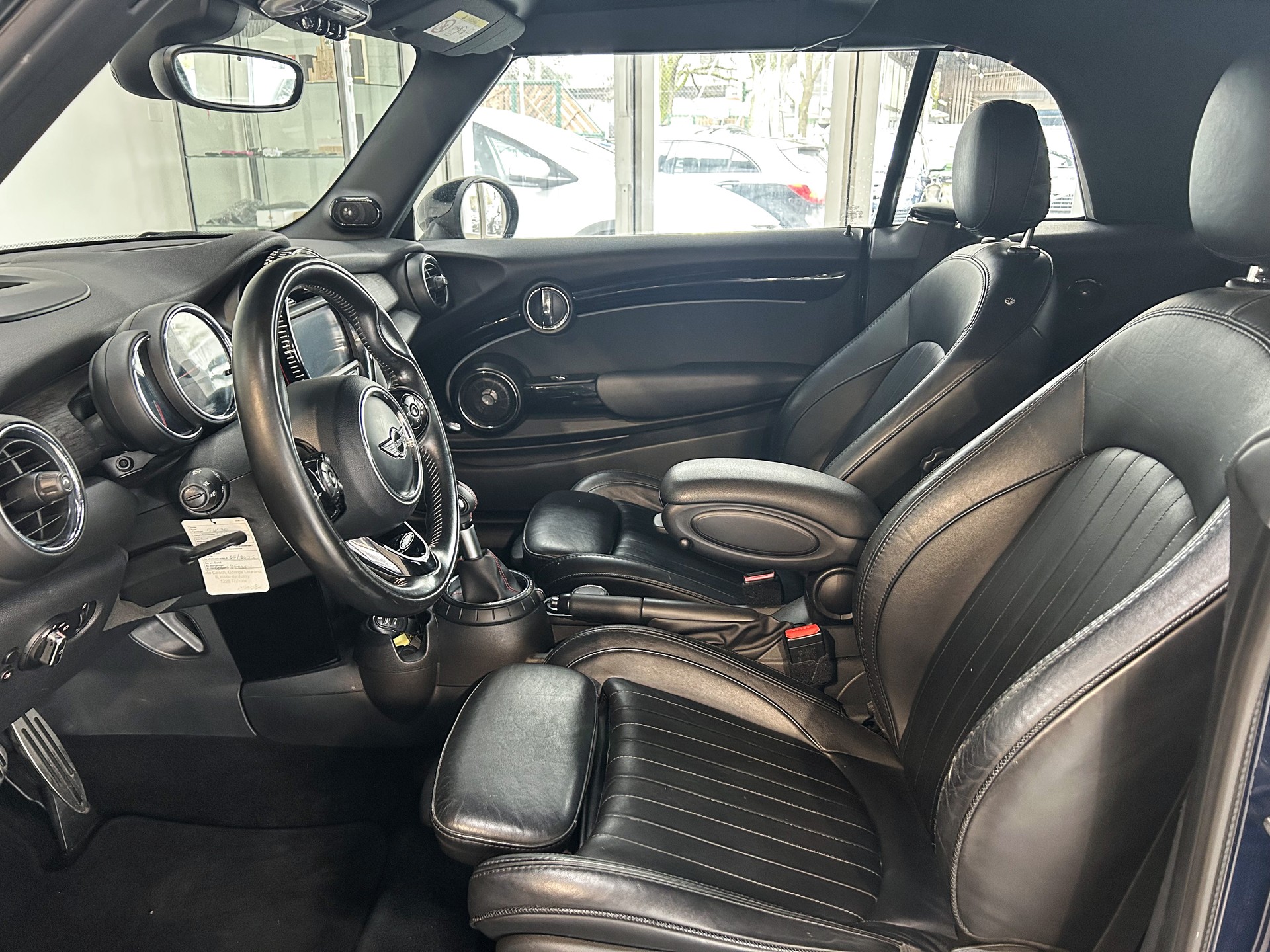 MINI Cooper John Cooper Works Cabriolet Steptronic-image-9