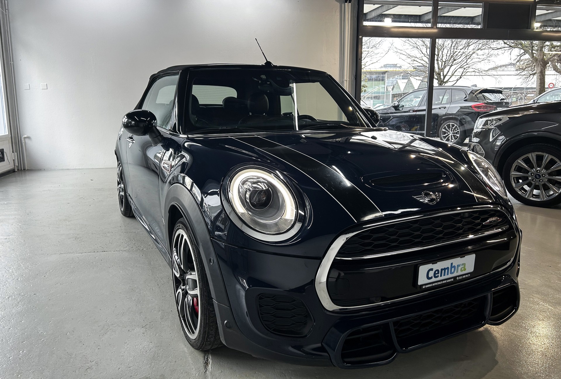 MINI Cooper John Cooper Works Cabriolet Steptronic-image-5