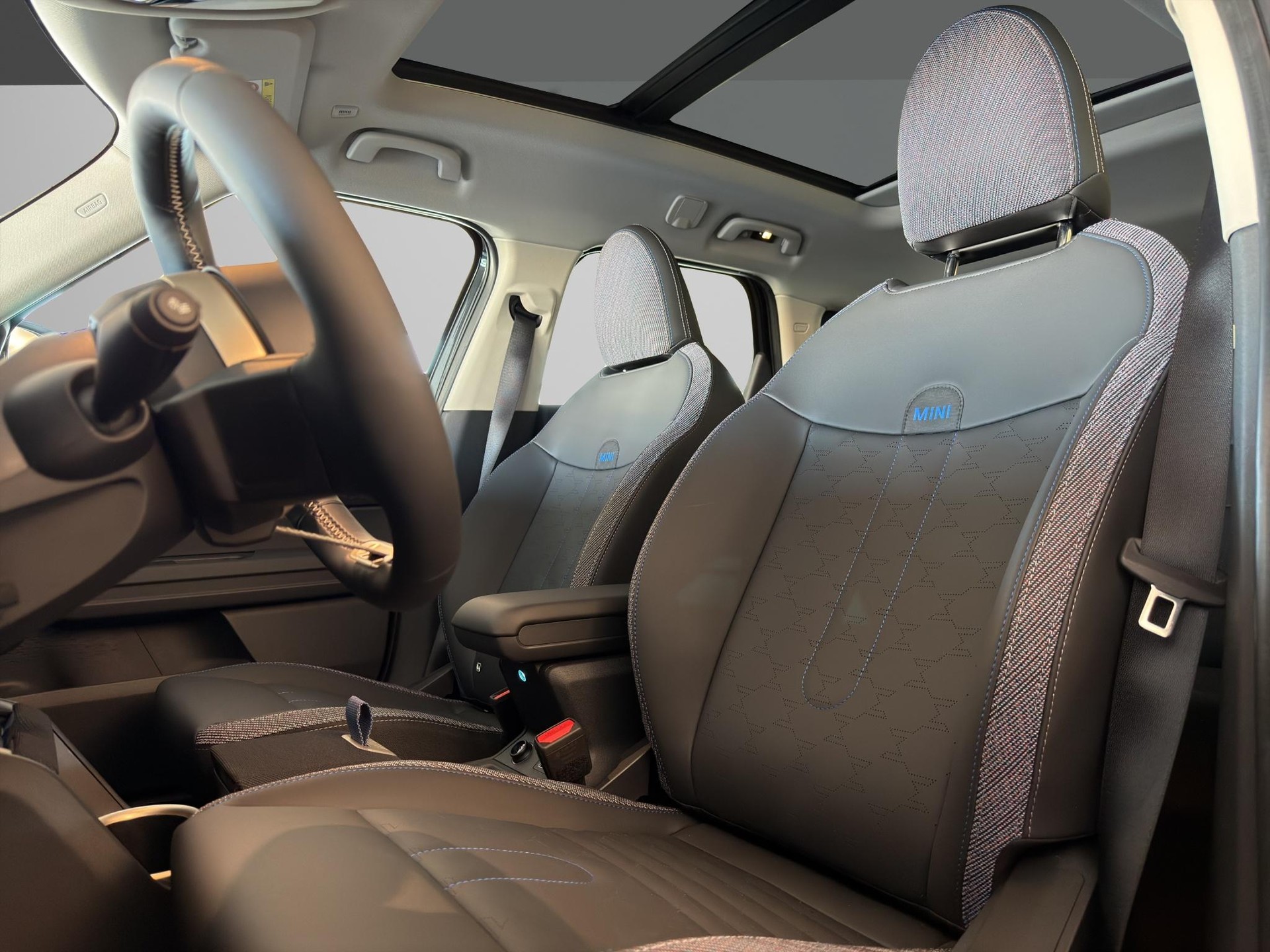 MINI Countryman E Classic Trim-image-10
