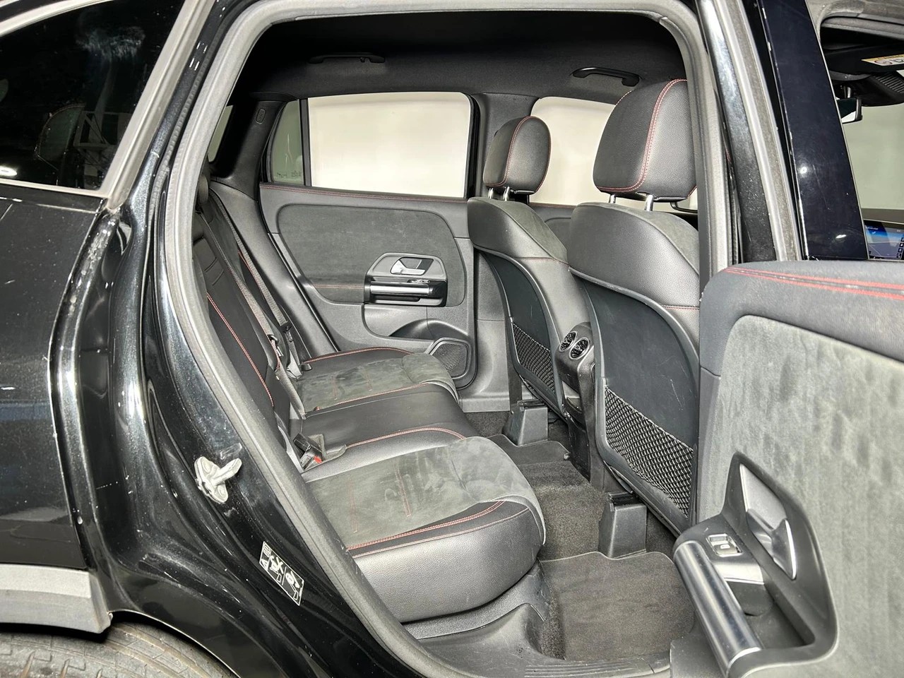 MERCEDES-BENZ GLA 200 AMG Line-image-9