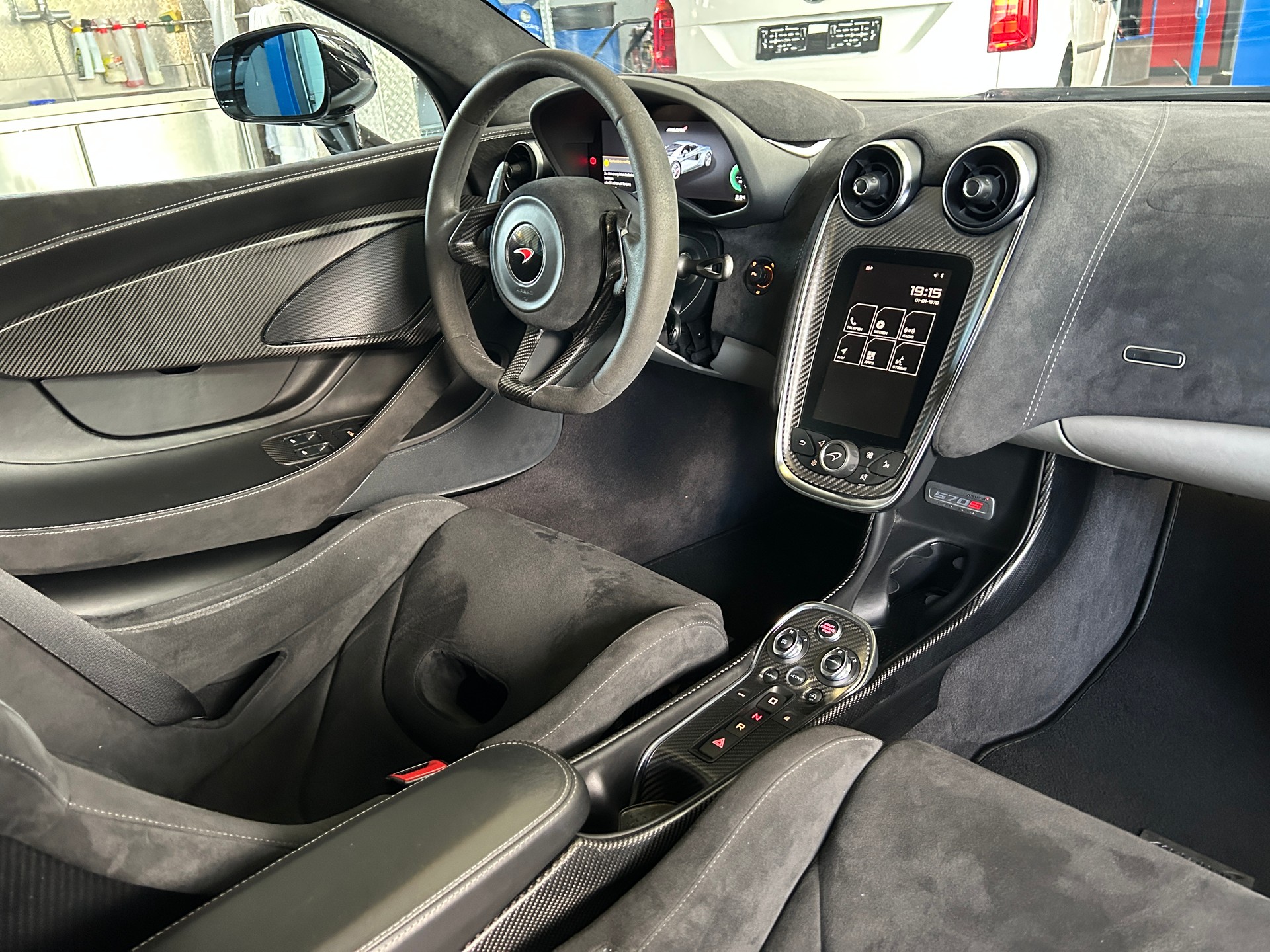 McLAREN 570S Coupé 3.8 V8 SSG-image-9
