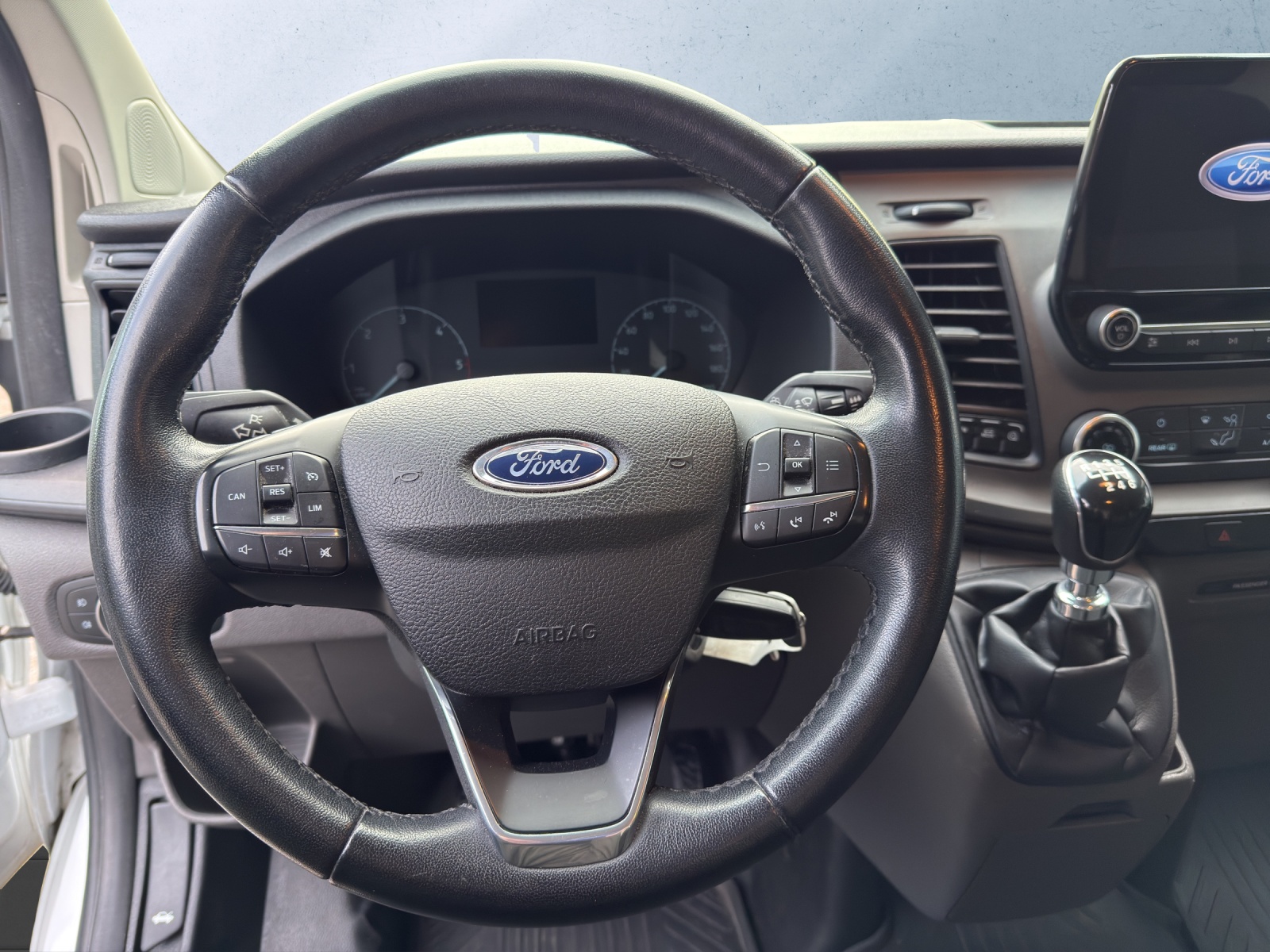 FORD Transit Custom Van 300 L1H1 Trend*AHK 2500KG*-image-7