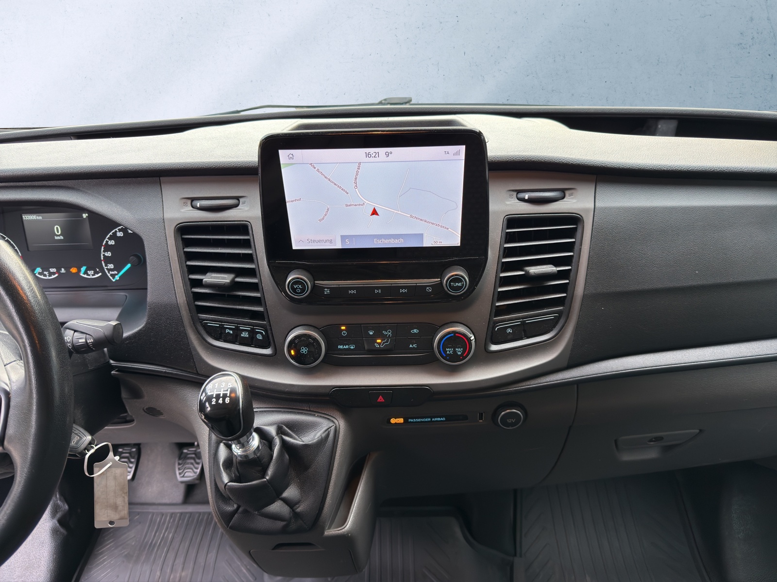 FORD Transit Custom Van 300 L1H1 Trend*AHK 2500KG*-image-10