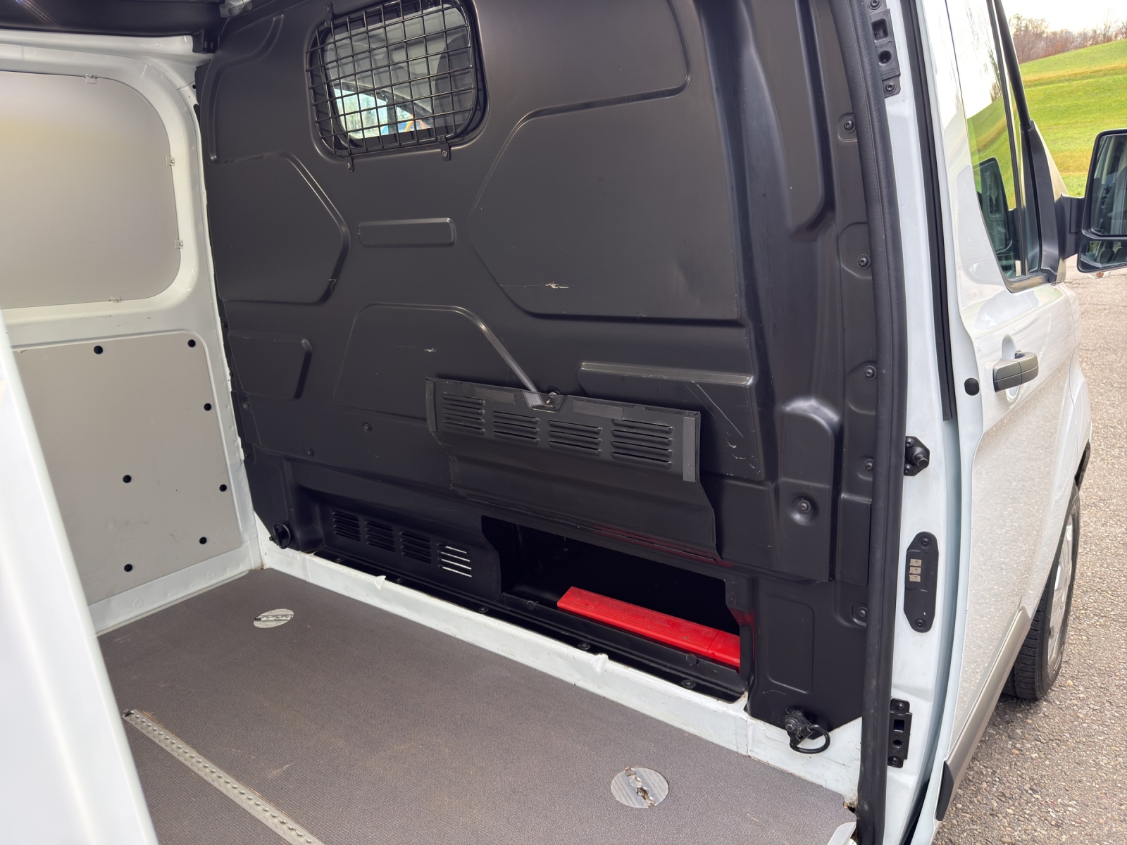 FORD Transit Custom Van 300 L1H1 Trend*AHK 2500KG*-image-15