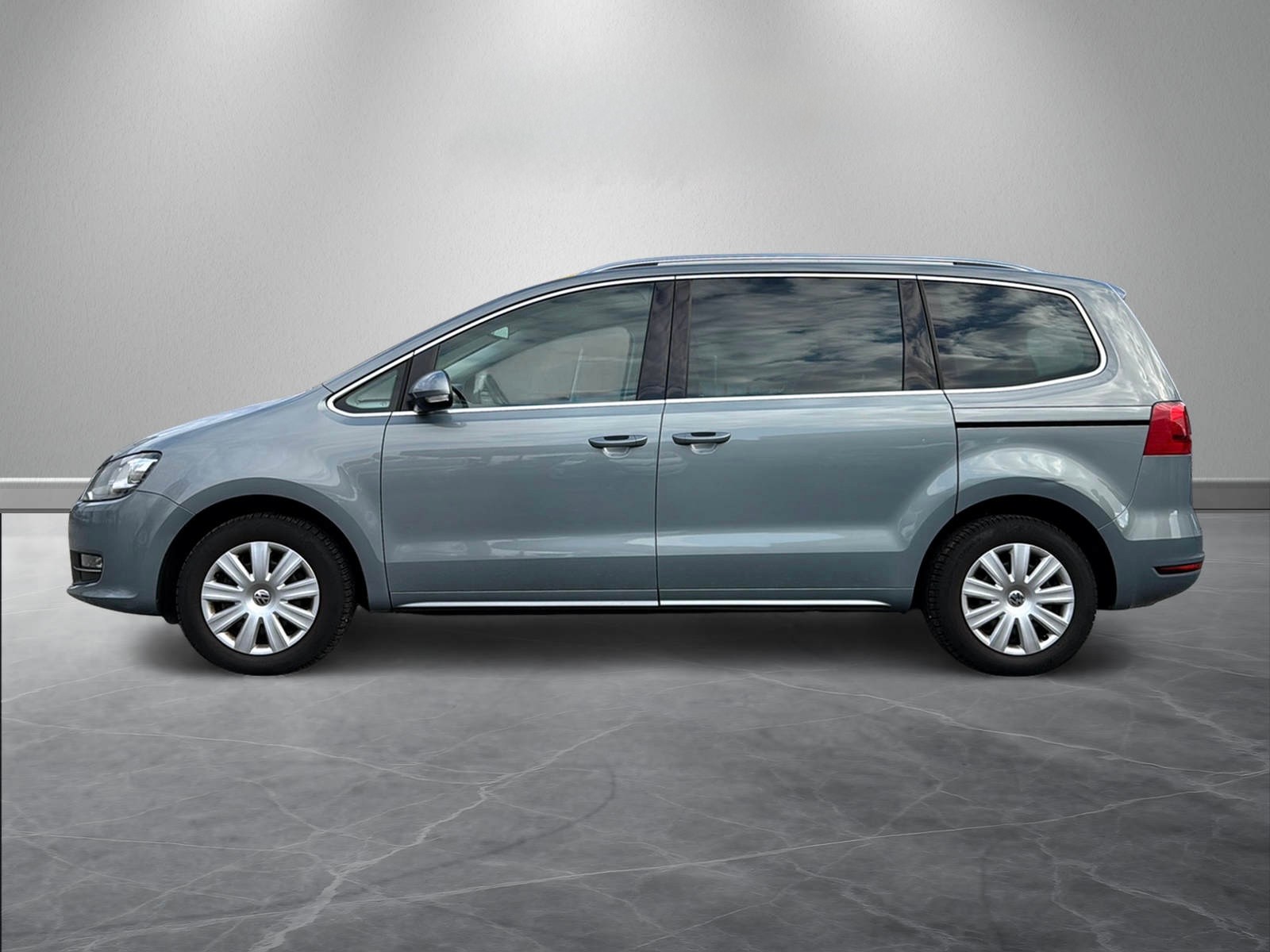 VW Sharan 2.0 TDI BlueMotion Technology Highline DSG-image-1