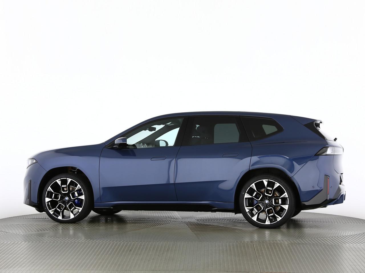 BMW iX3 50 xDrive-image-4