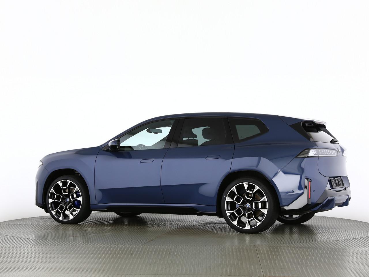 BMW iX3 50 xDrive-image-5