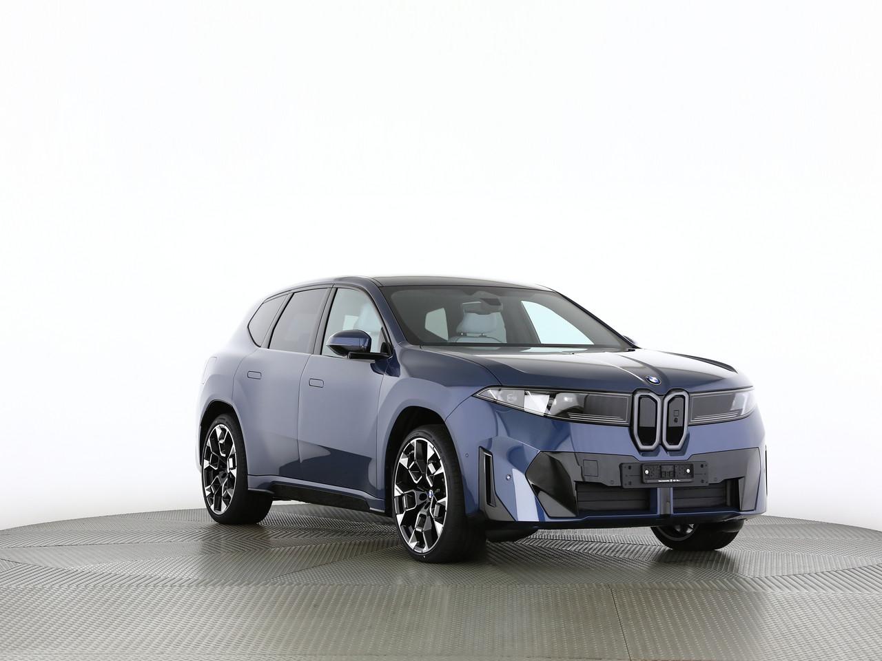 BMW iX3 50 xDrive-image-18