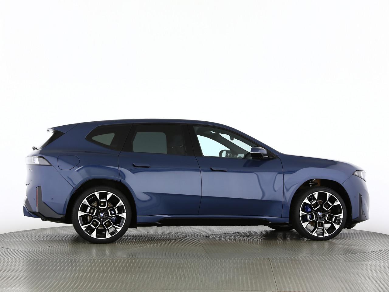 BMW iX3 50 xDrive-image-14