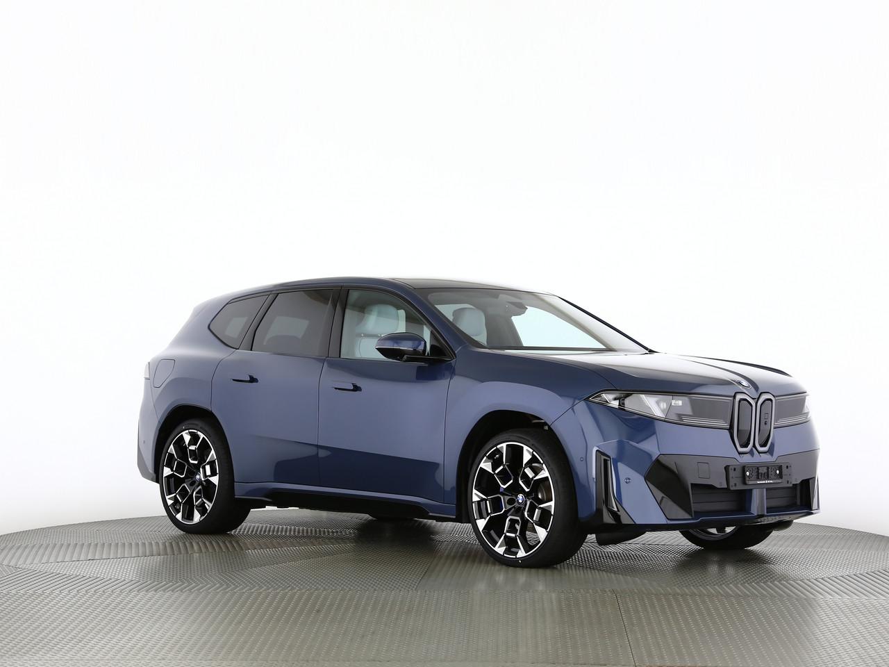 BMW iX3 50 xDrive-image-17