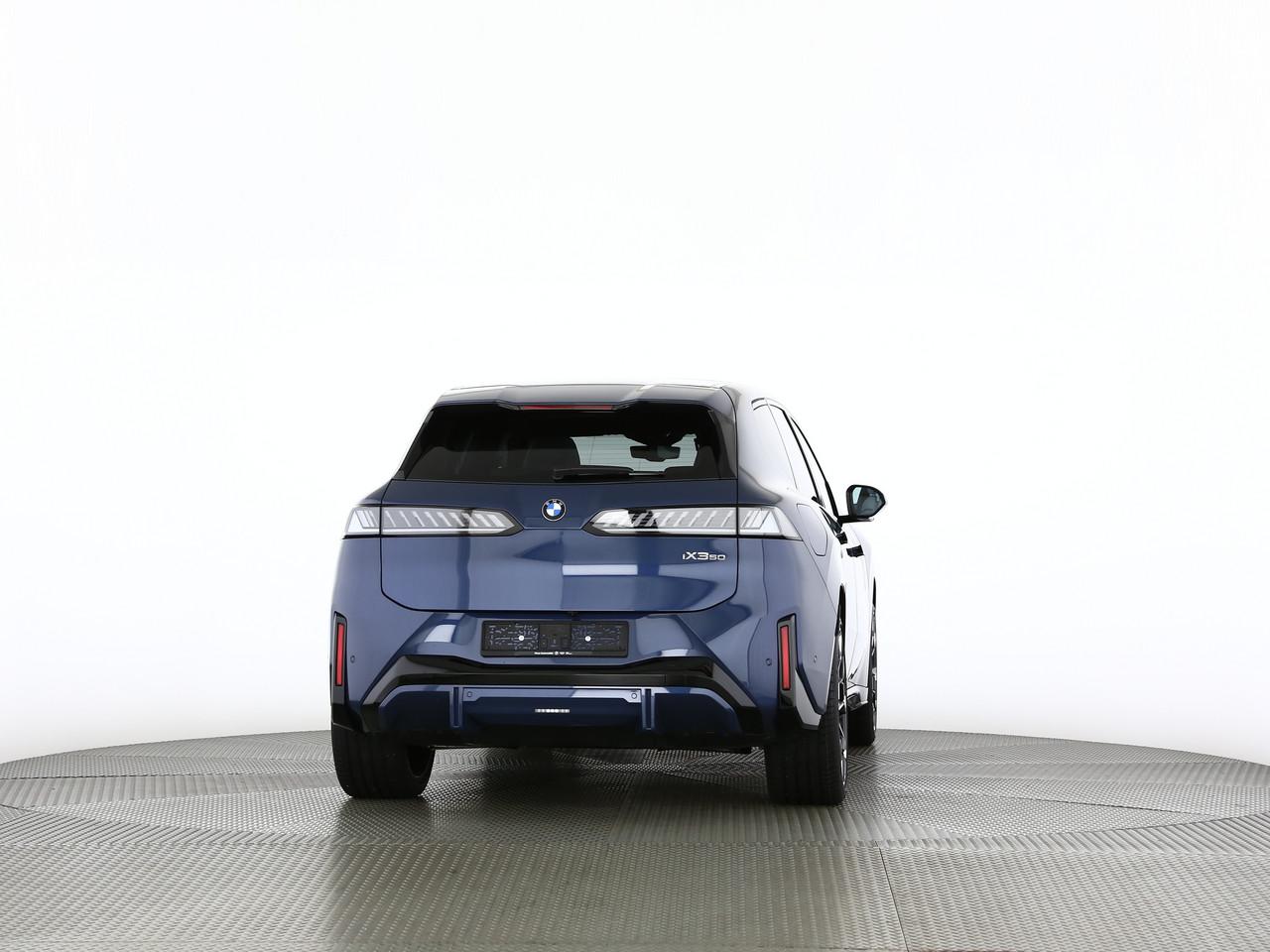 BMW iX3 50 xDrive-image-9