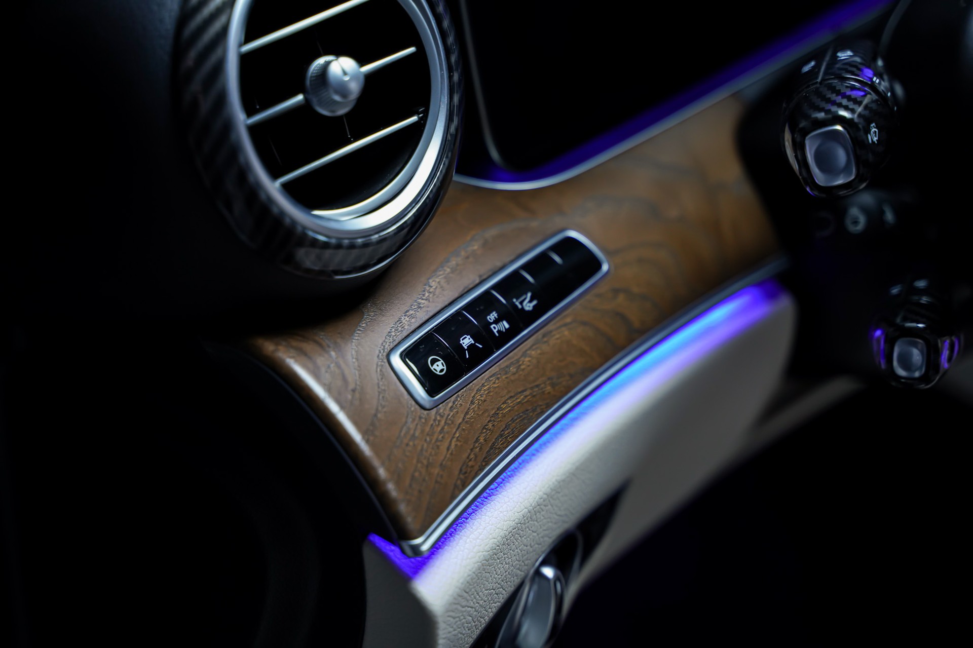 MERCEDES-BENZ E 350 d Avantgarde 9G-Tronic-image-11