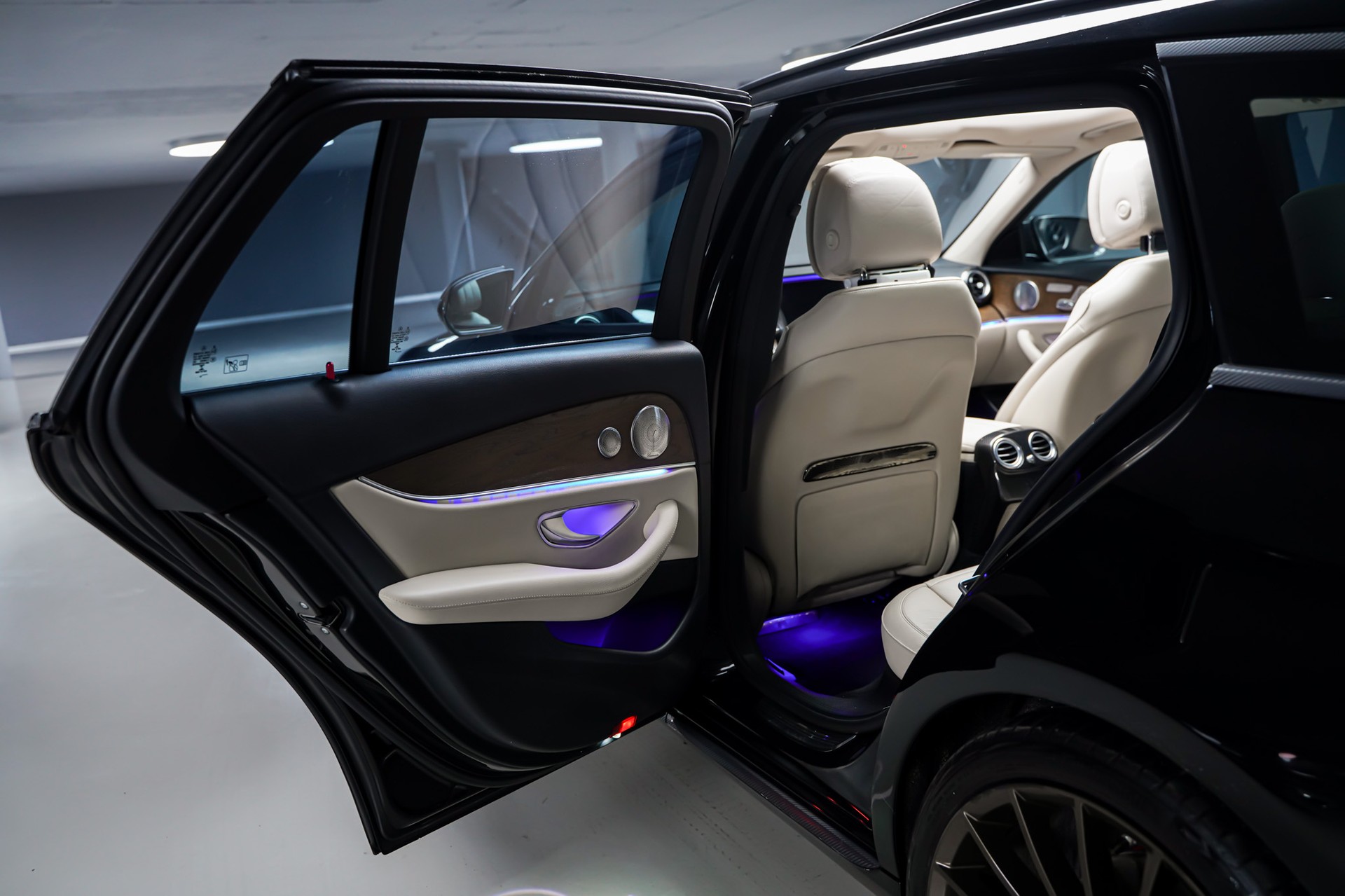 MERCEDES-BENZ E 350 d Avantgarde 9G-Tronic-image-14