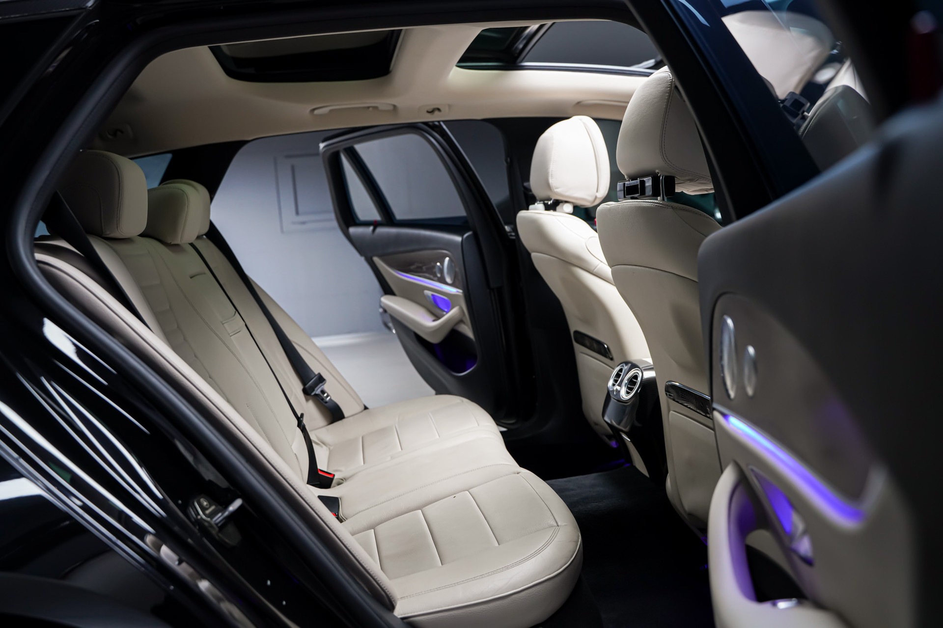 MERCEDES-BENZ E 350 d Avantgarde 9G-Tronic-image-15