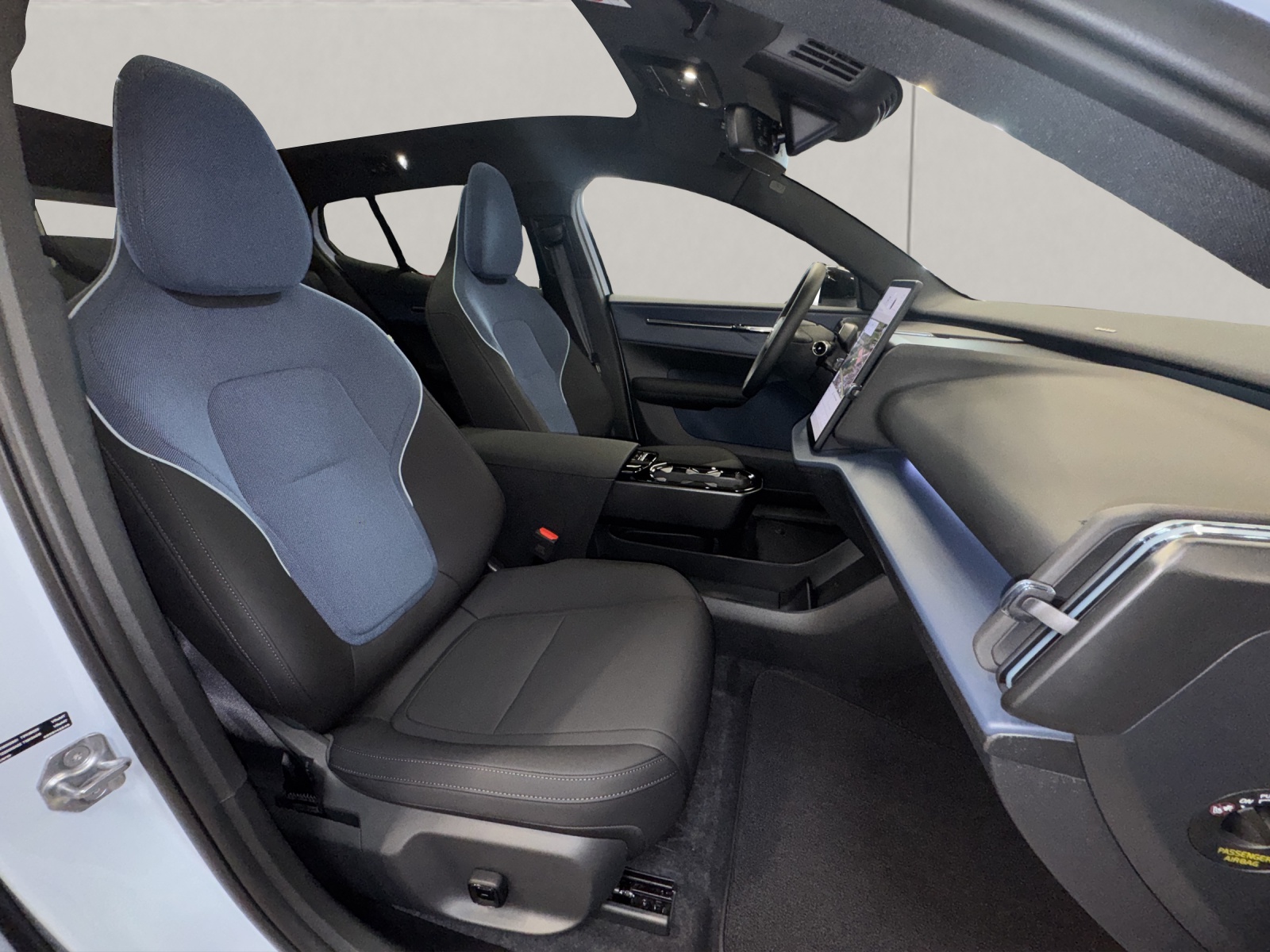 VOLVO EX30 E60 Twin Ultra Performance AWD-image-8