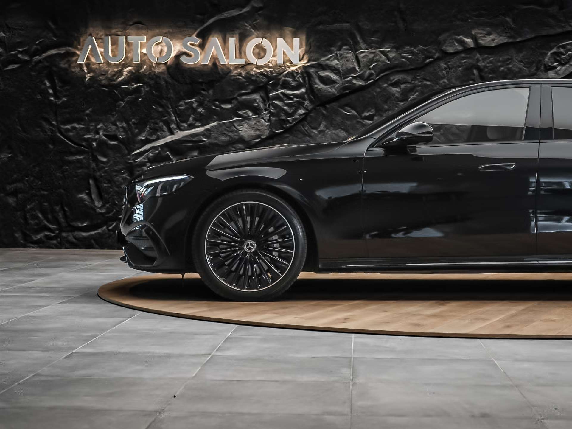 MERCEDES-BENZ MERCEDES-BENZ E 220 d AMG Line 9G-Tronic *Supercreen*Werksgarantie*-image-14
