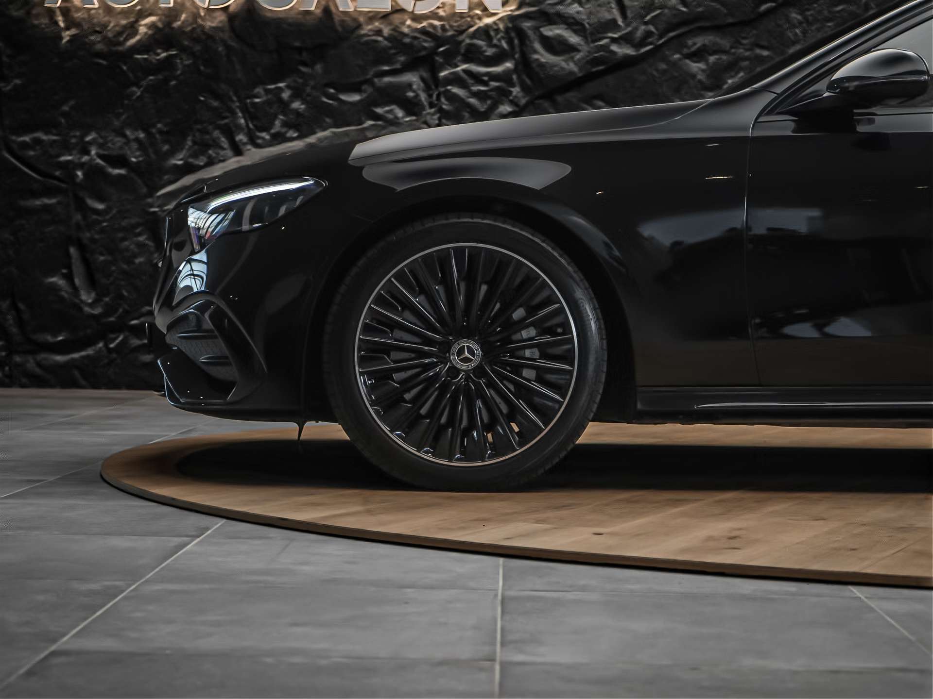 MERCEDES-BENZ MERCEDES-BENZ E 220 d AMG Line 9G-Tronic *Supercreen*Werksgarantie*-image-15