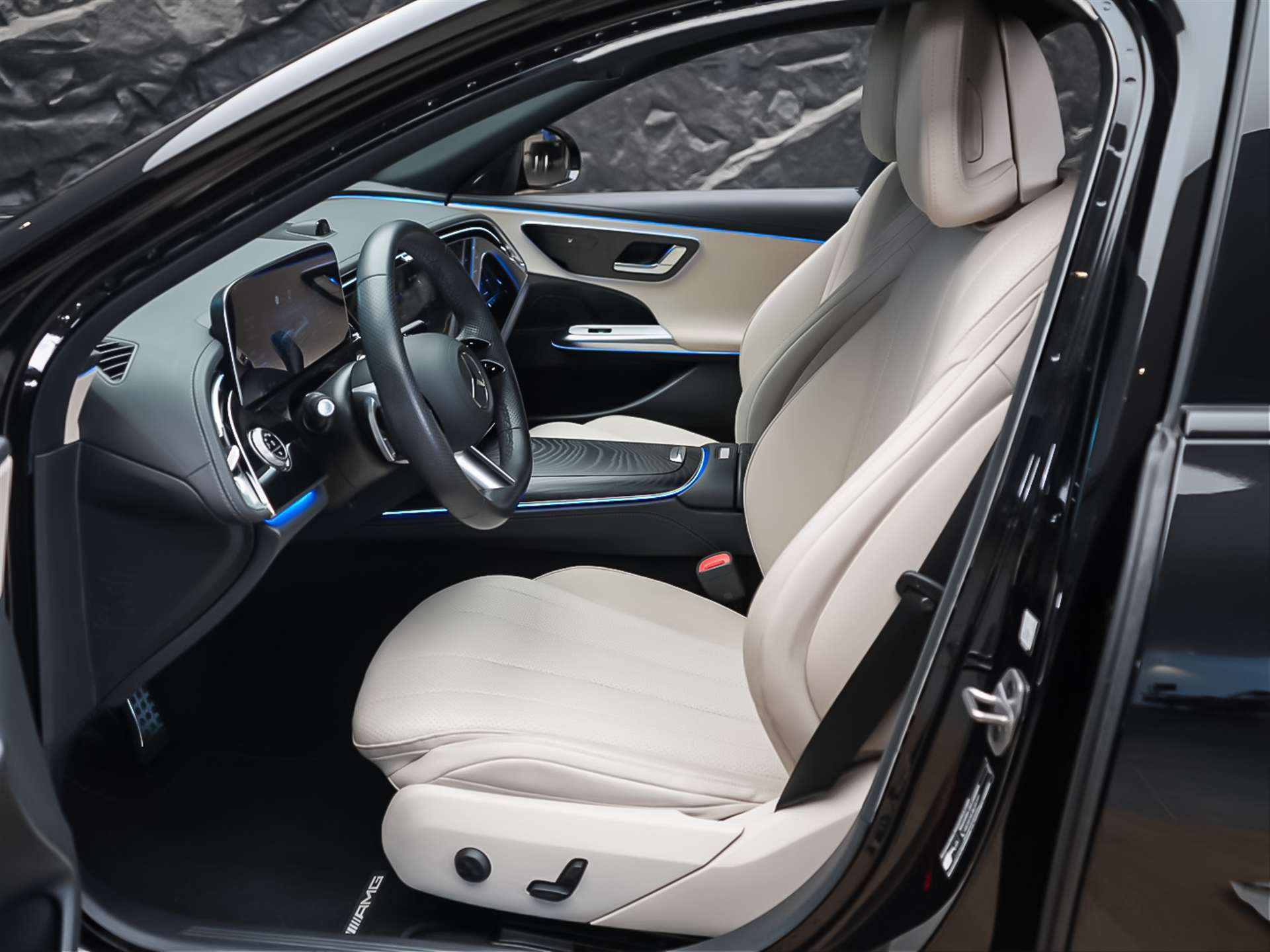 MERCEDES-BENZ MERCEDES-BENZ E 220 d AMG Line 9G-Tronic *Supercreen*Werksgarantie*-image-9