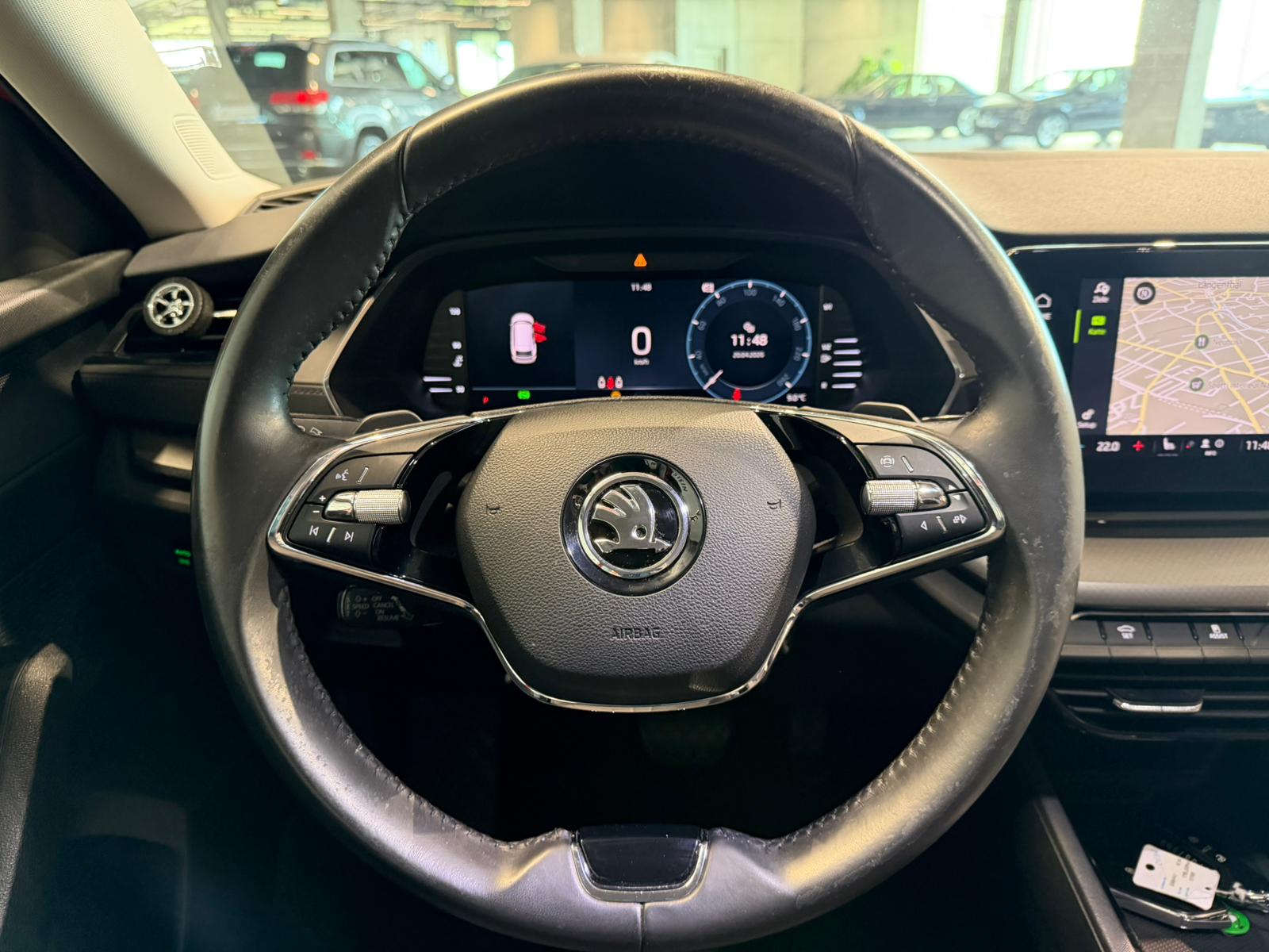 SKODA Octavia Combi 2.0 TDI DSG Ambition-image-21