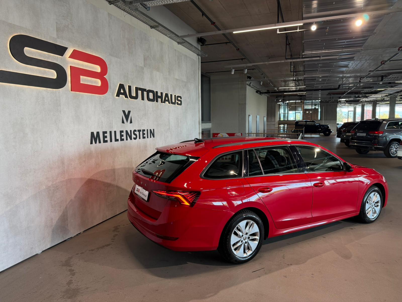 SKODA Octavia Combi 2.0 TDI DSG Ambition-image-8