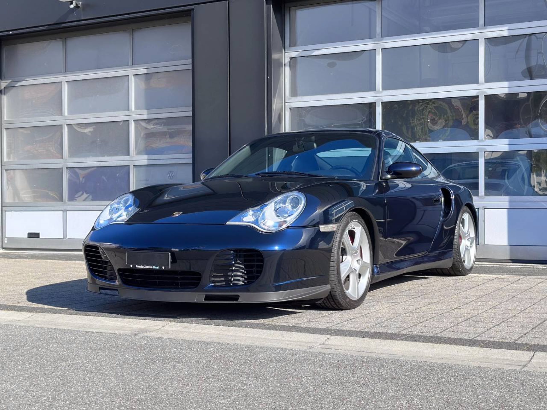 PORSCHE 911 Turbo Coupé-image-8