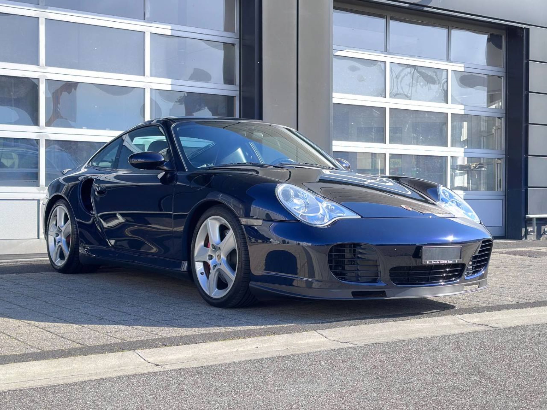 PORSCHE 911 Turbo Coupé-image-11