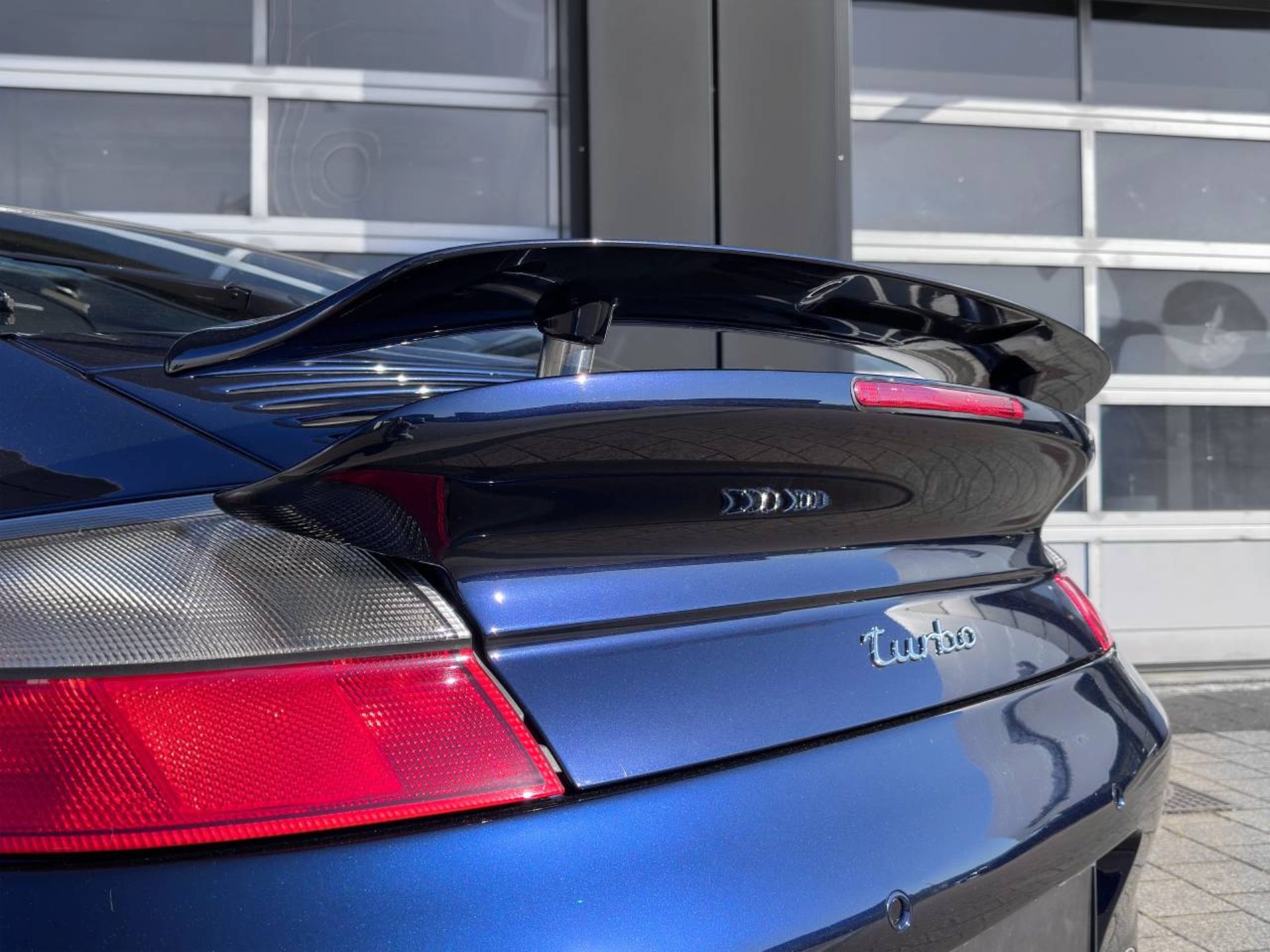 PORSCHE 911 Turbo Coupé-image-14