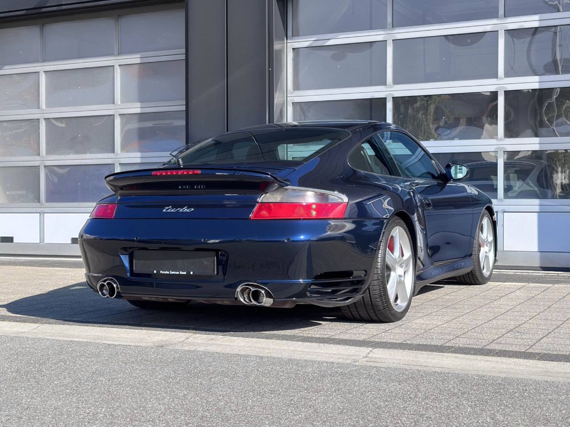 PORSCHE 911 Turbo Coupé-image-9
