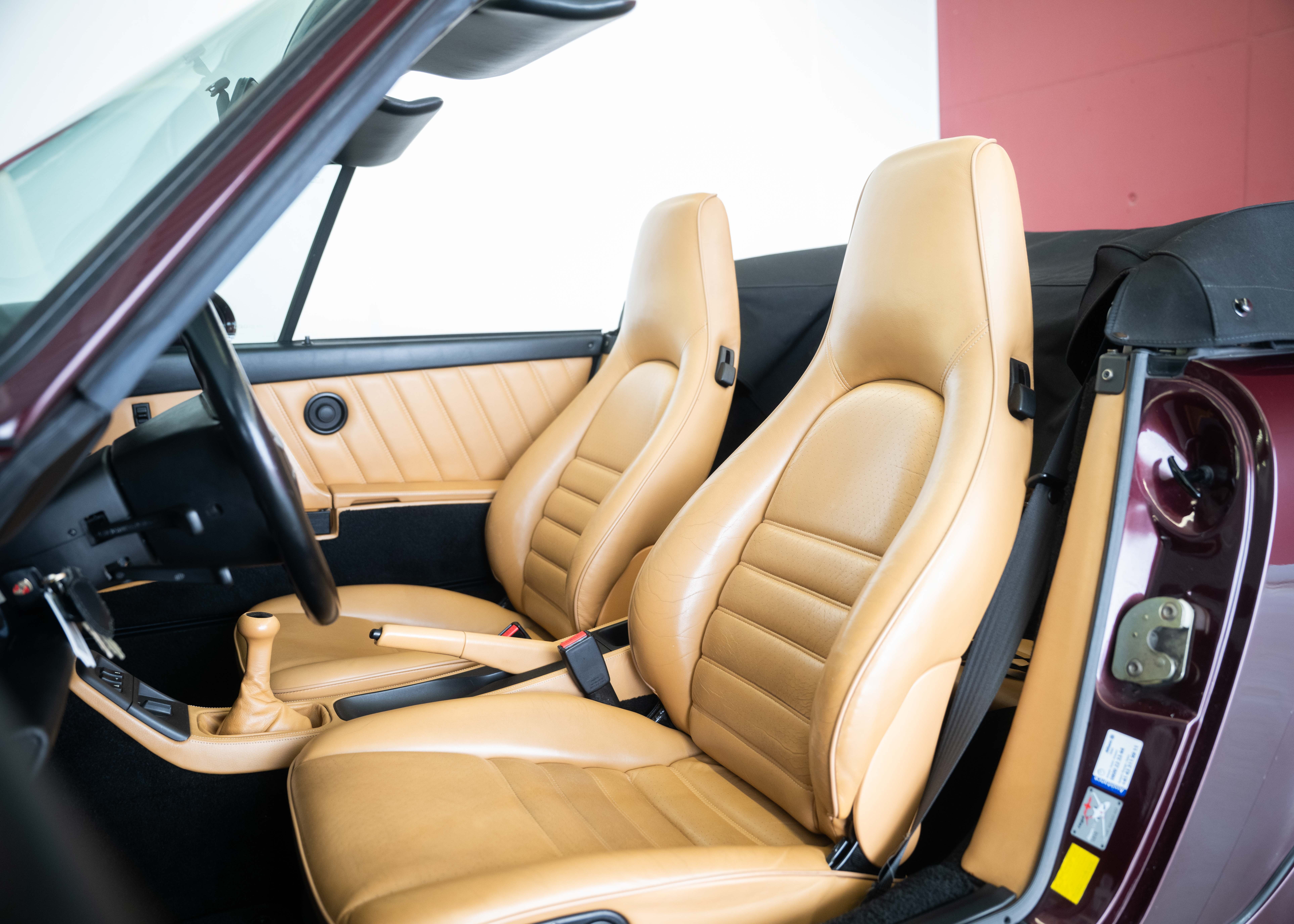 Image PORSCHE 911 911 Carrera 2 Turbo Look (2nd hand Swiss car, fantastic condition, full Porsche service history, L999 special paint)