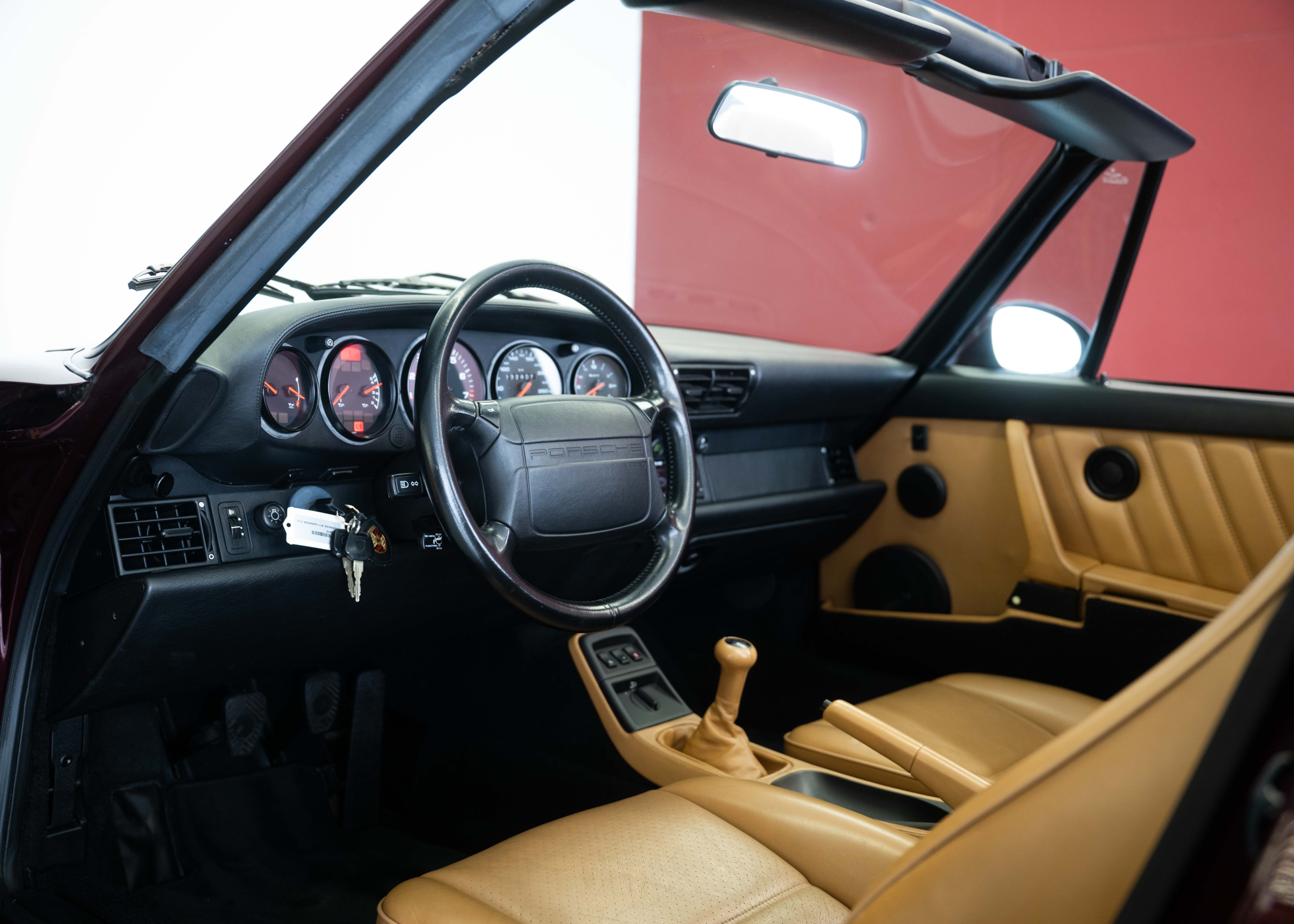 Image PORSCHE 911 911 Carrera 2 Turbo Look (2nd hand Swiss car, fantastic condition, full Porsche service history, L999 special paint)