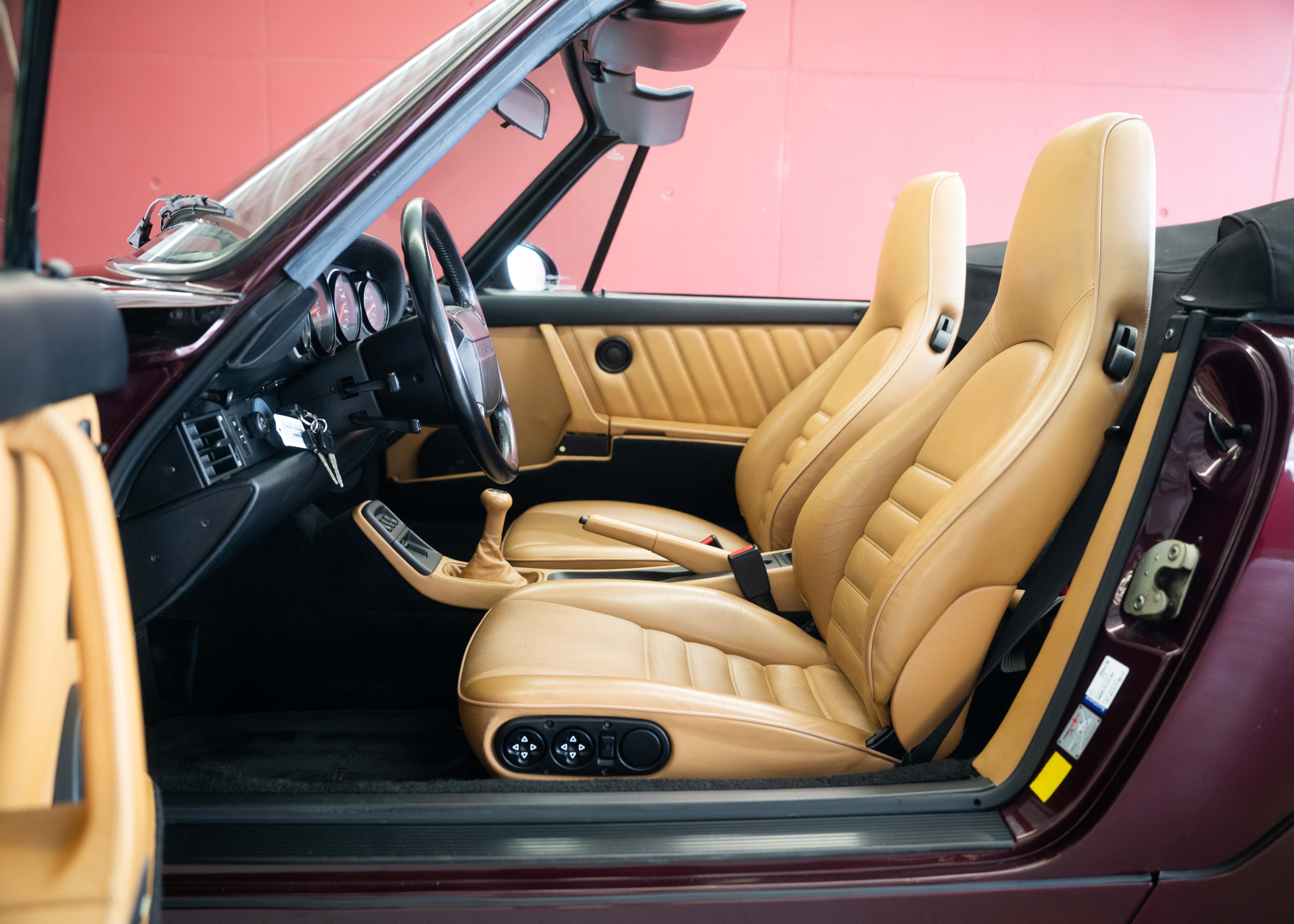 Image PORSCHE 911 911 Carrera 2 Turbo Look (2nd hand Swiss car, fantastic condition, full Porsche service history, L999 special paint)
