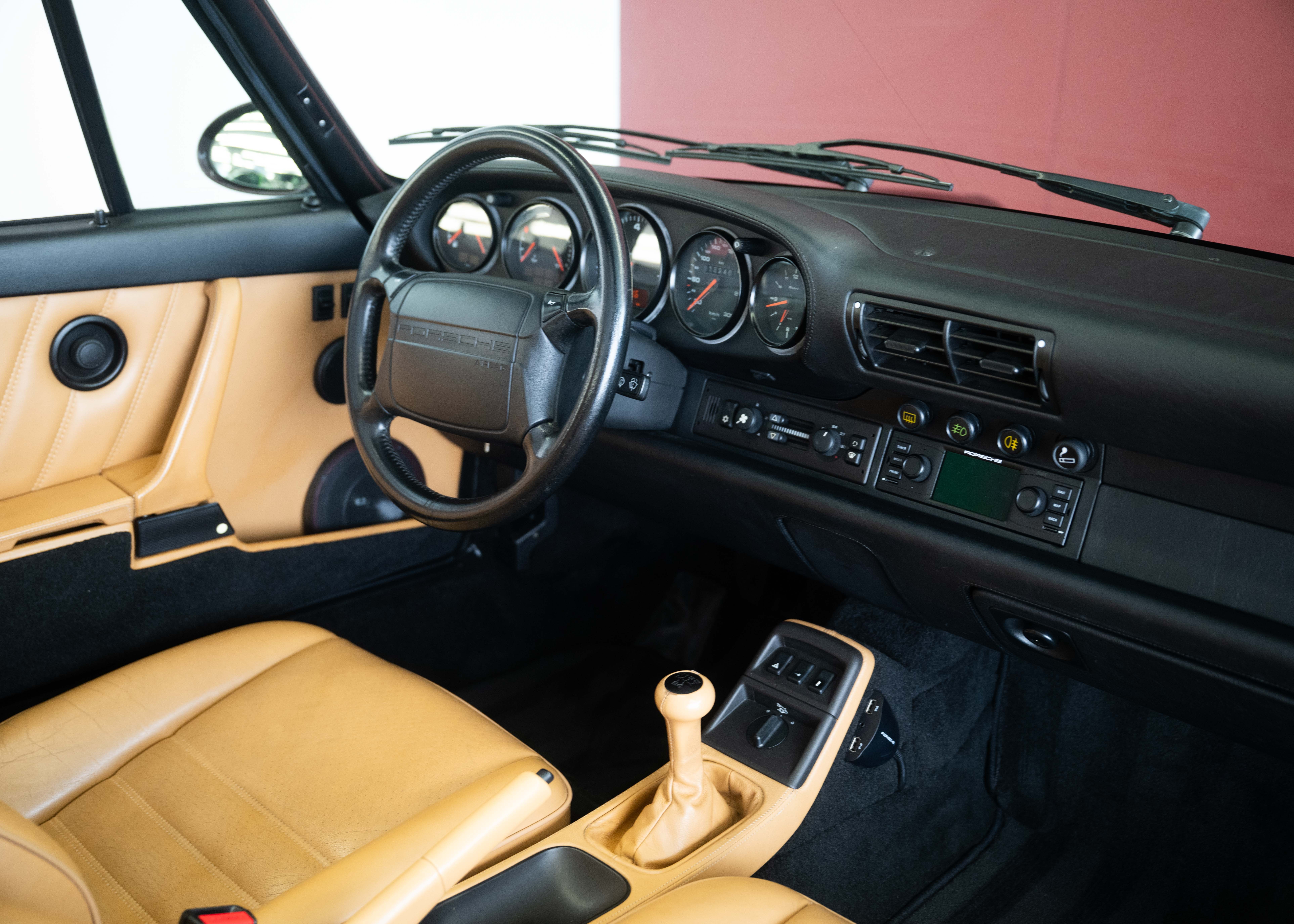 Image PORSCHE 911 911 Carrera 2 Turbo Look (2nd hand Swiss car, fantastic condition, full Porsche service history, L999 special paint)