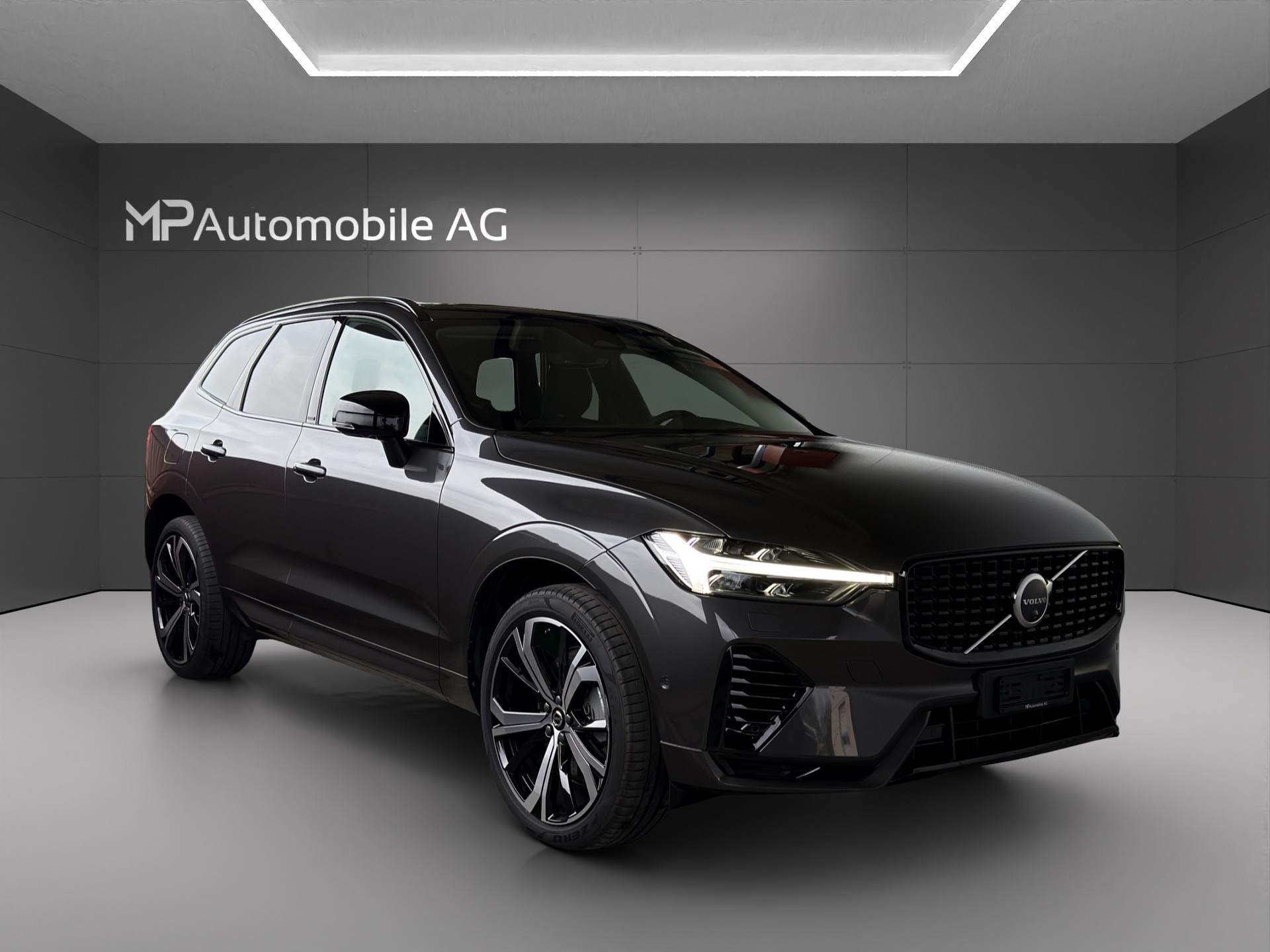 VOLVO XC60 T8 eAWD PluginHybrid Ultimate Dark Geartronic-showroom-element-1
