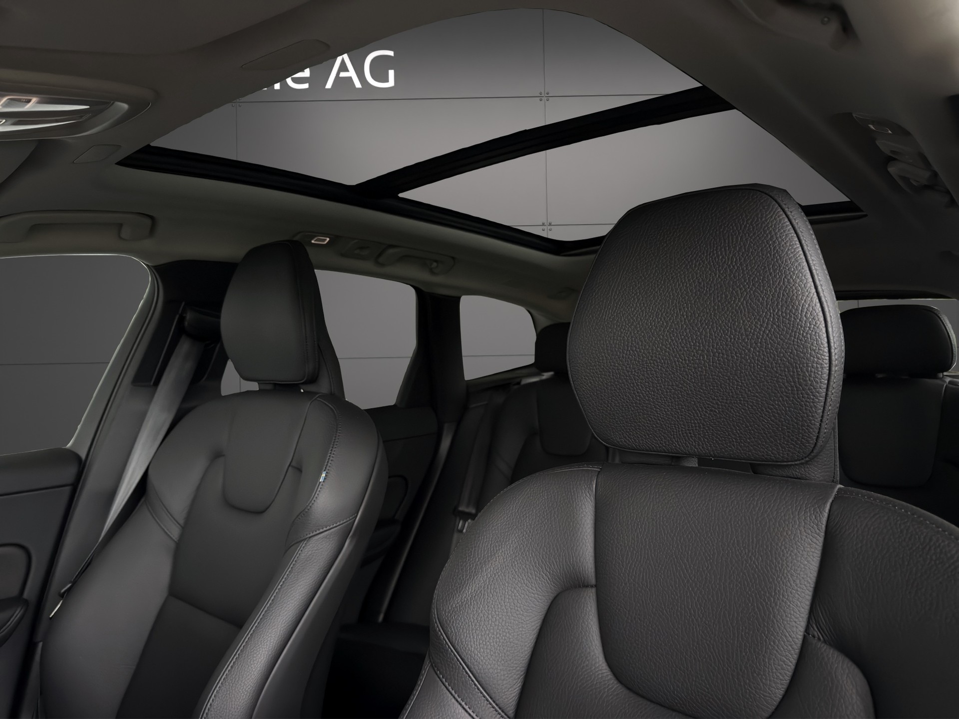 VOLVO XC60 T8 eAWD PluginHybrid Ultimate Dark Geartronic-image-7