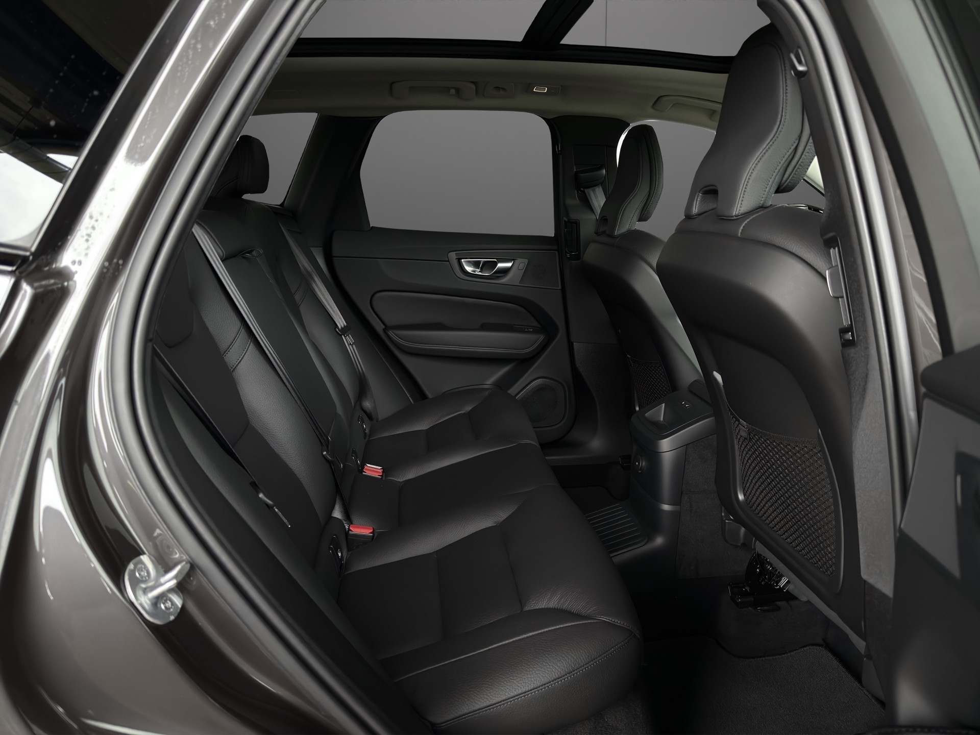 VOLVO XC60 T8 eAWD PluginHybrid Ultimate Dark Geartronic-image-9
