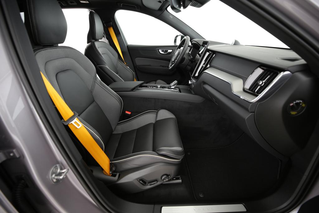VOLVO XC60 2.0 T8 TE Polestar eAWD-image-5