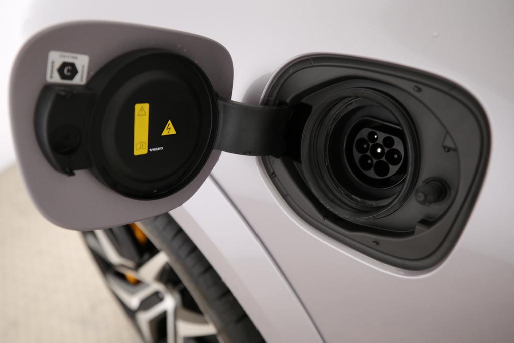 VOLVO XC60 2.0 T8 TE Polestar eAWD-image-11