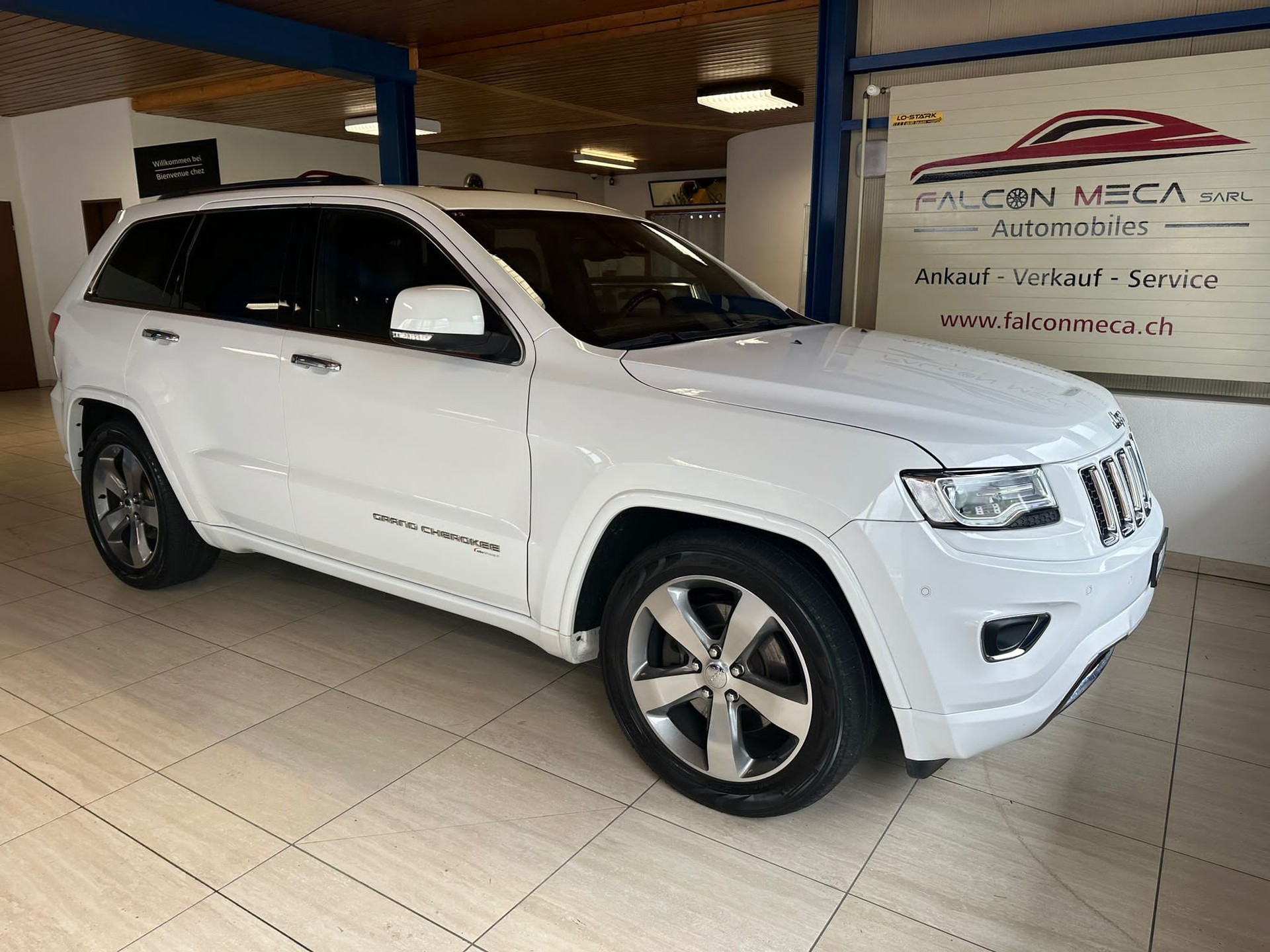 JEEP Grand Cherokee 3.0 CRD Overland Automatic-image-0