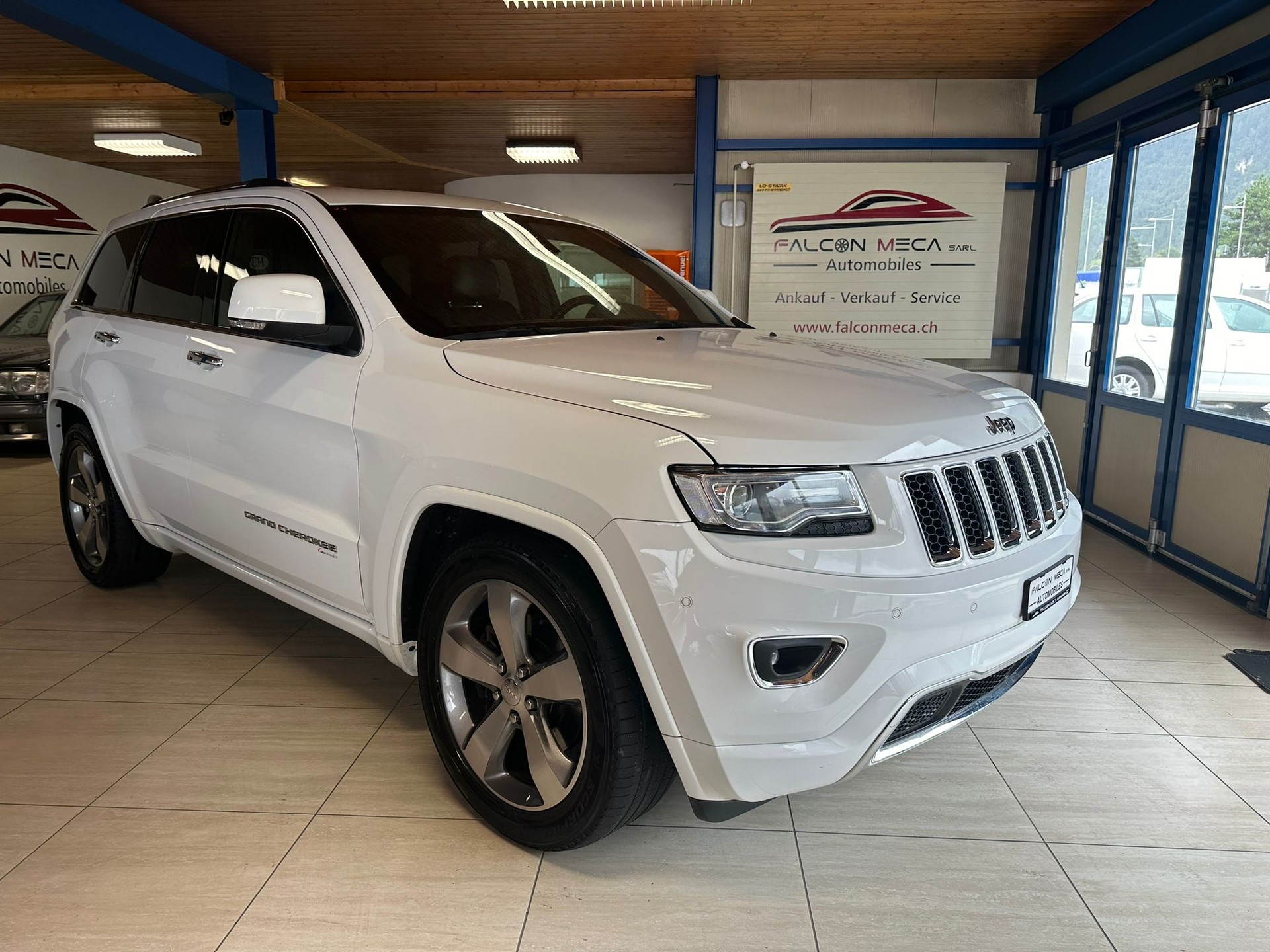 JEEP Grand Cherokee 3.0 CRD Overland Automatic-image-1