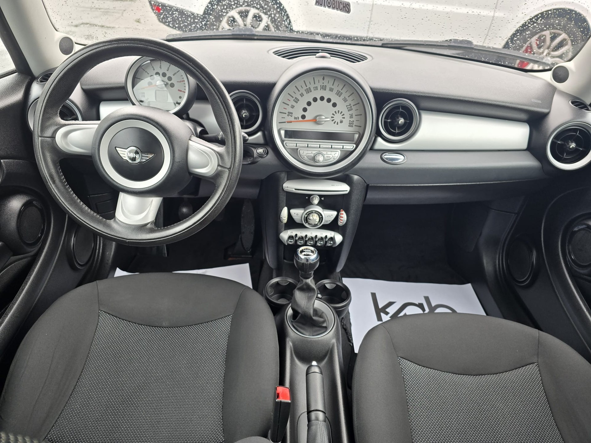 MINI One-image-8