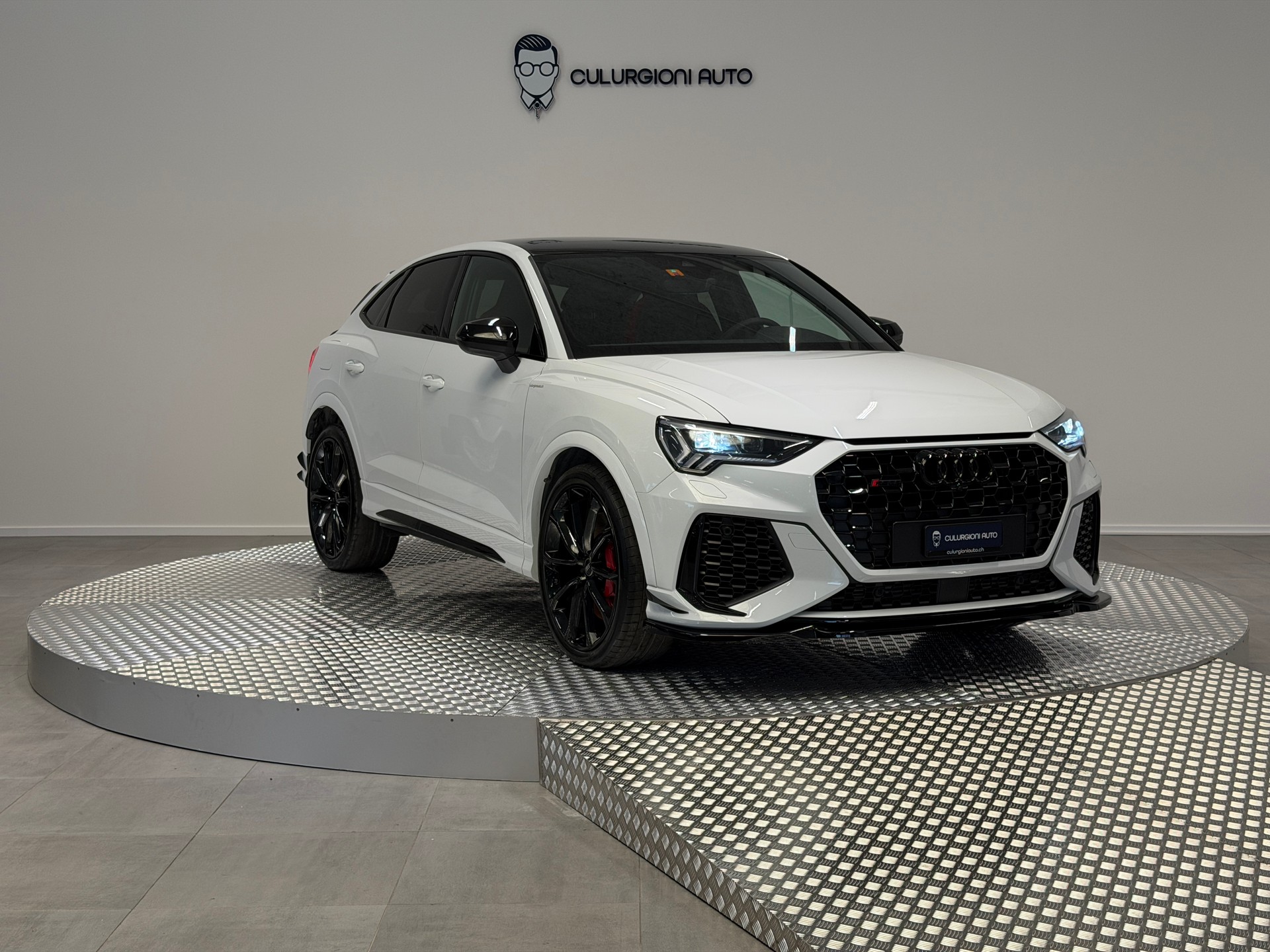 AUDI RS Q3 Sportback quattro S tronic-showroom-element-2