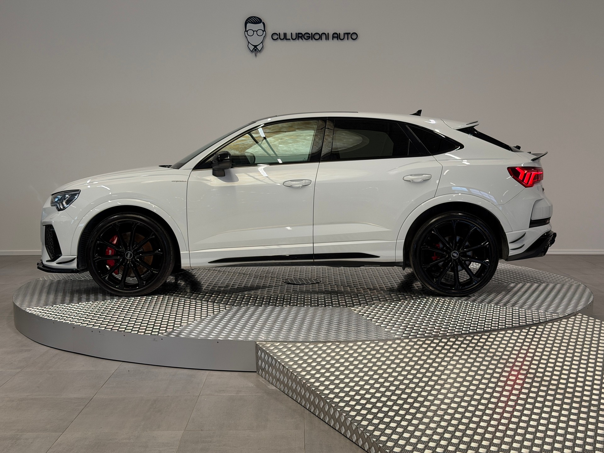 AUDI RS Q3 Sportback quattro S tronic-image-7