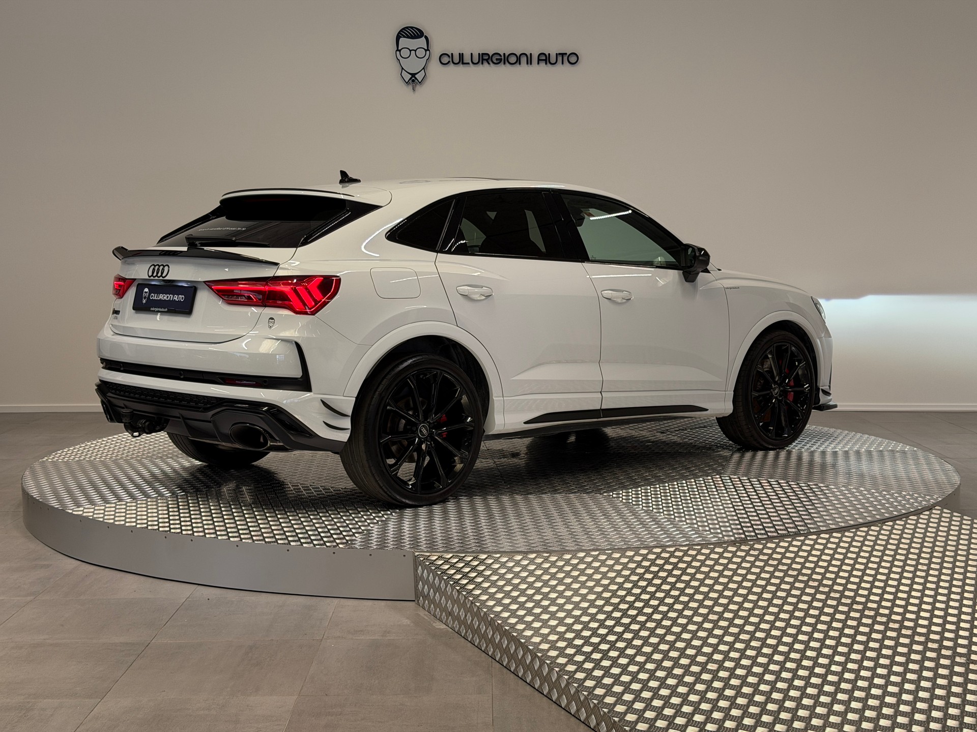 AUDI RS Q3 Sportback quattro S tronic-image-4