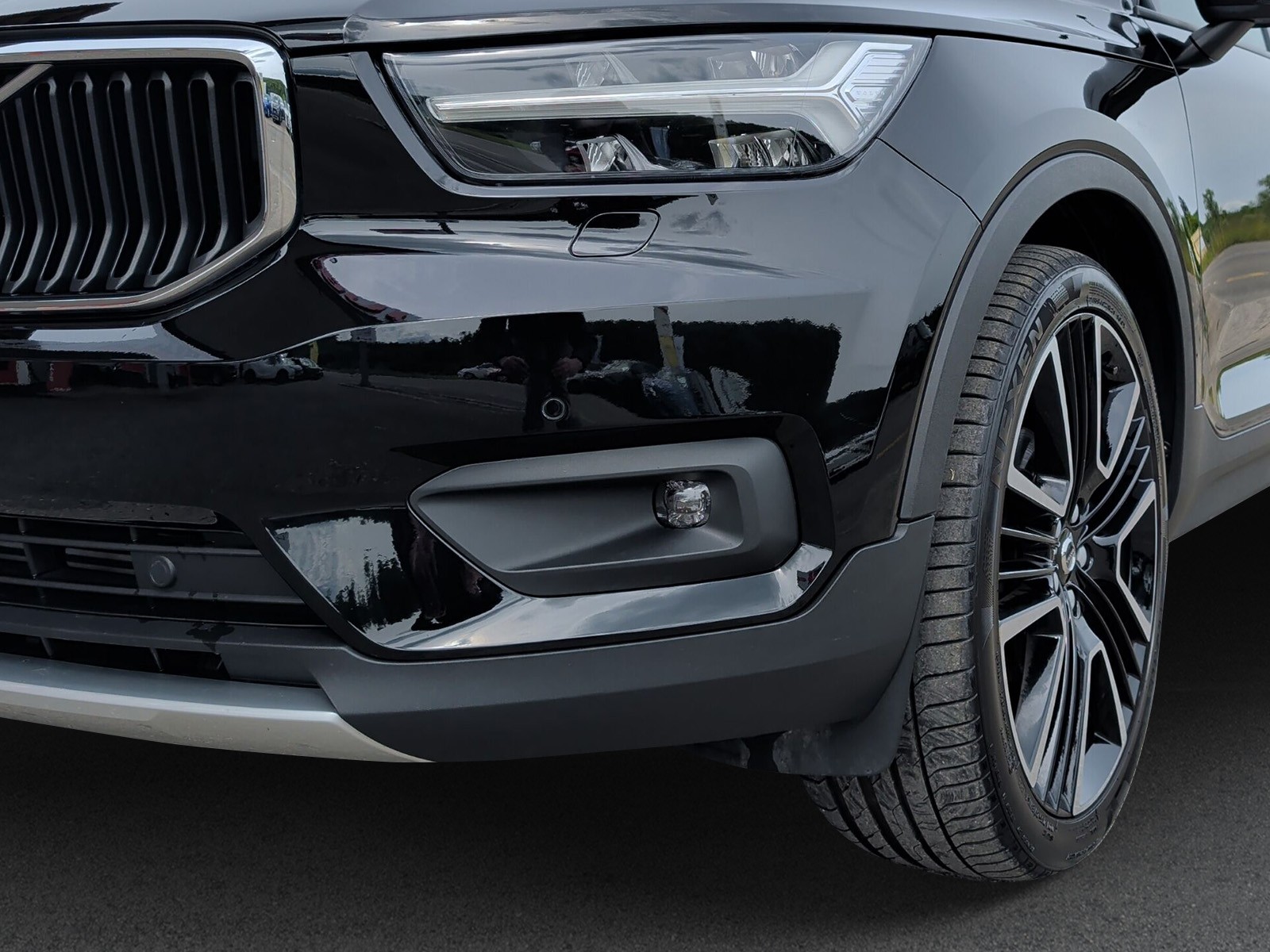 VOLVO XC40 T3 Momentum Geartronic-image-5