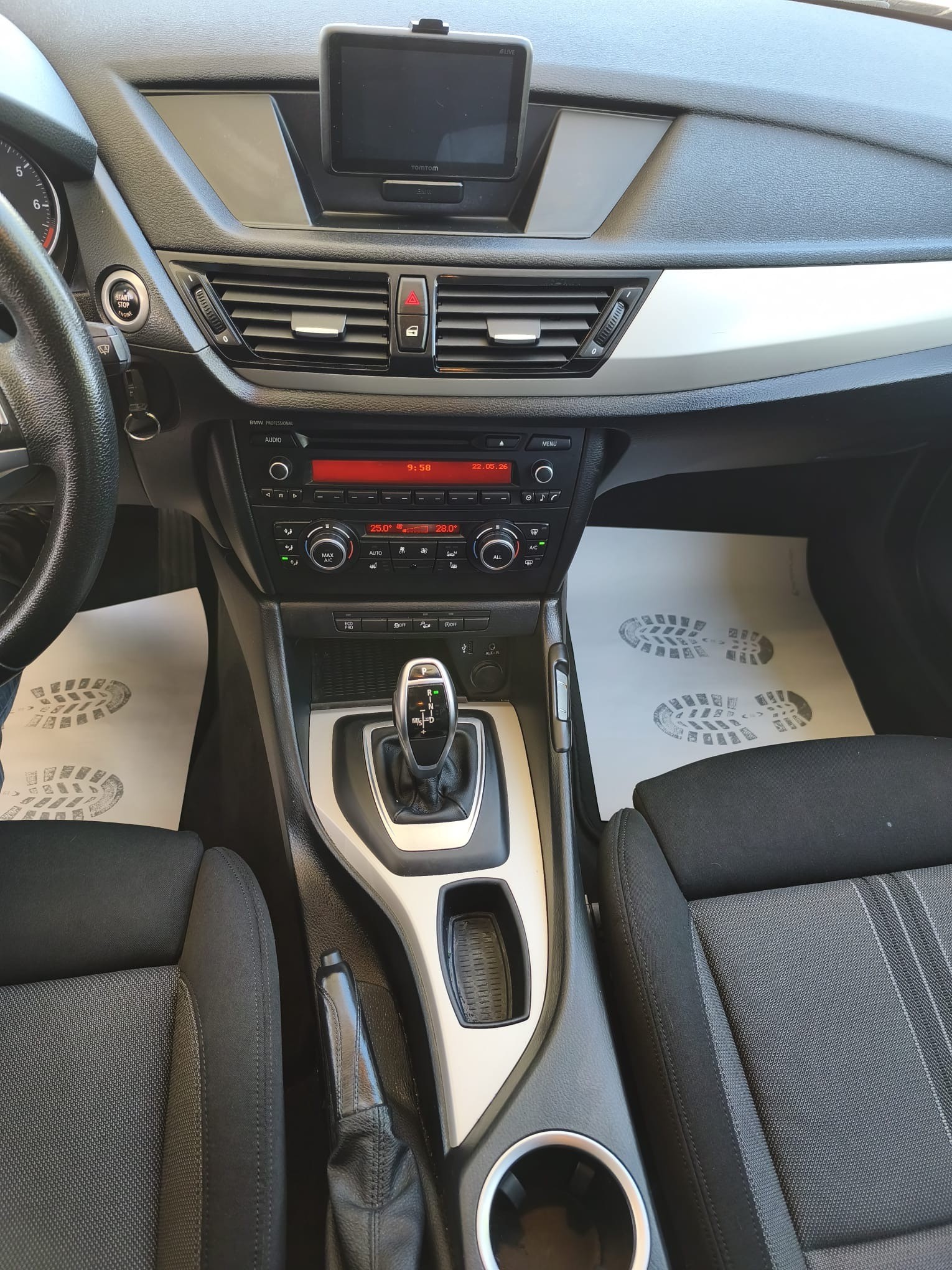 BMW X1 xDrive 20i Sport Line Steptronic-image-12