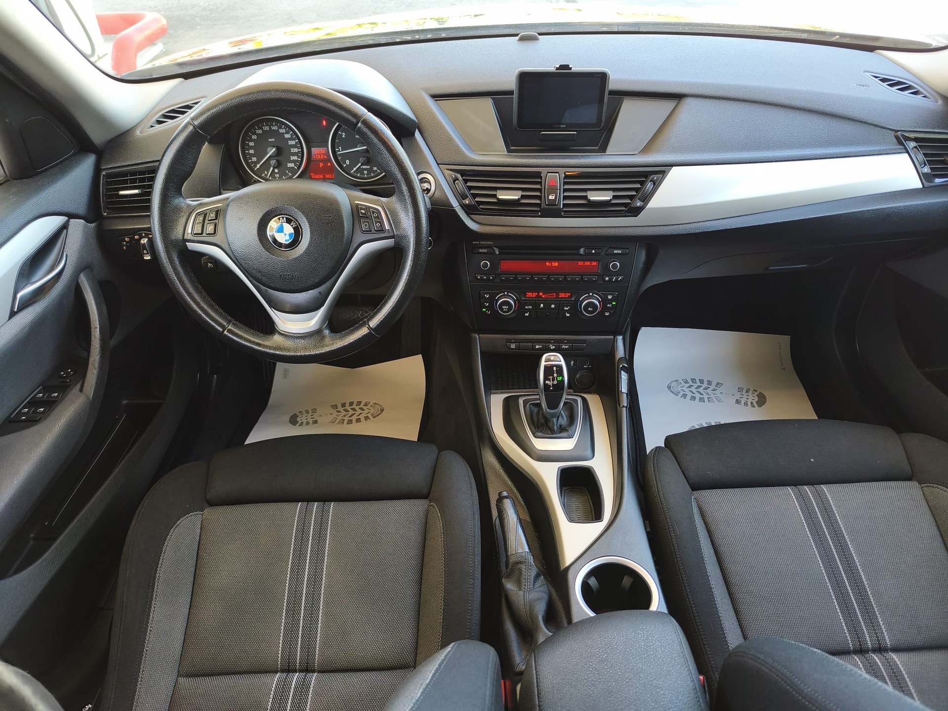 BMW X1 xDrive 20i Sport Line Steptronic-image-8