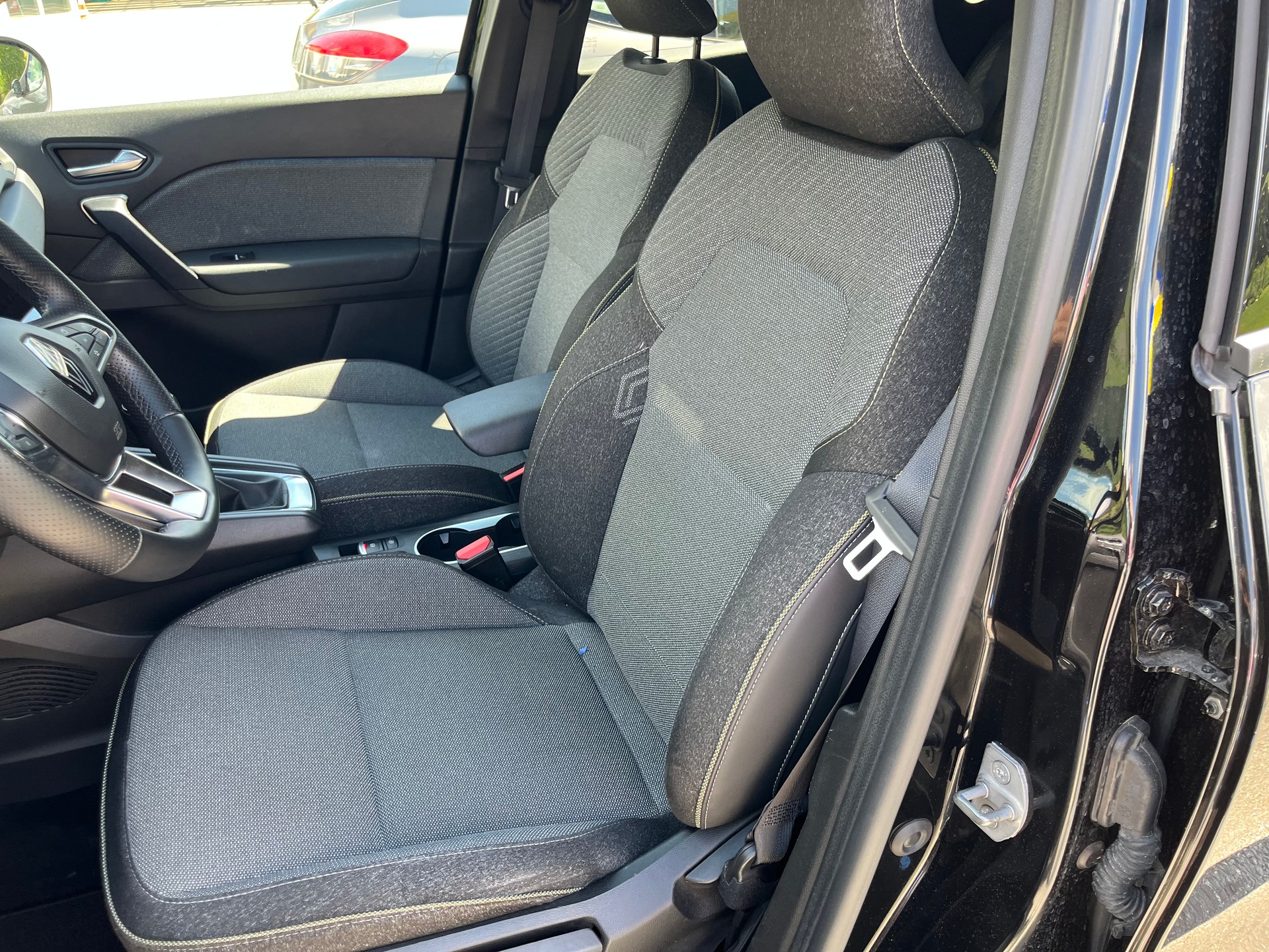 RENAULT Captur 1.3 TCe Techno-image-13