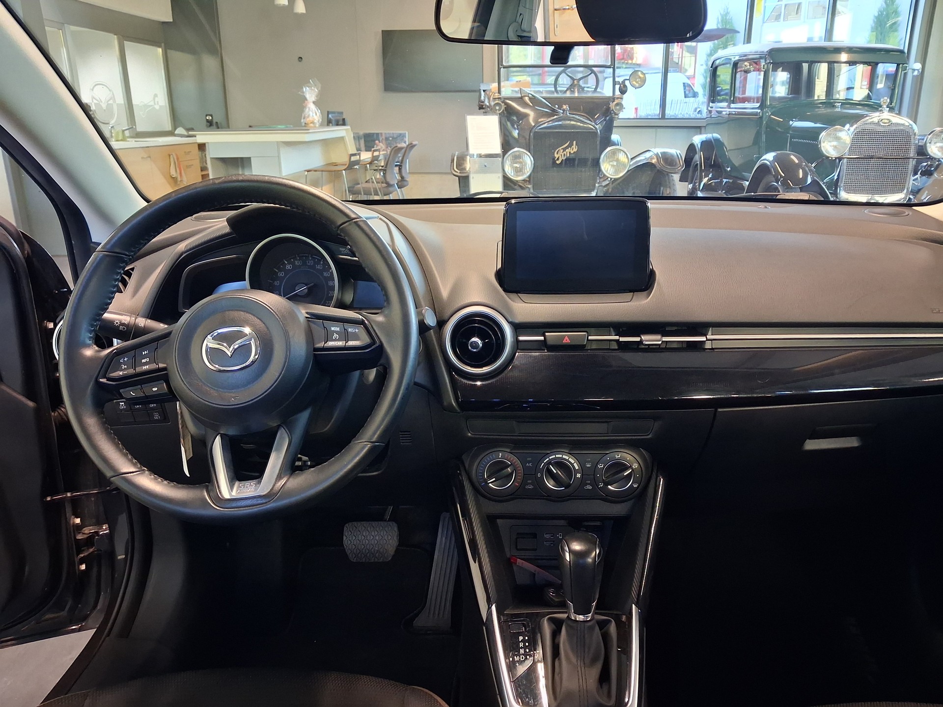 MAZDA 2 SKYACTIV-G 90 Ambition Plus Automat-image-8
