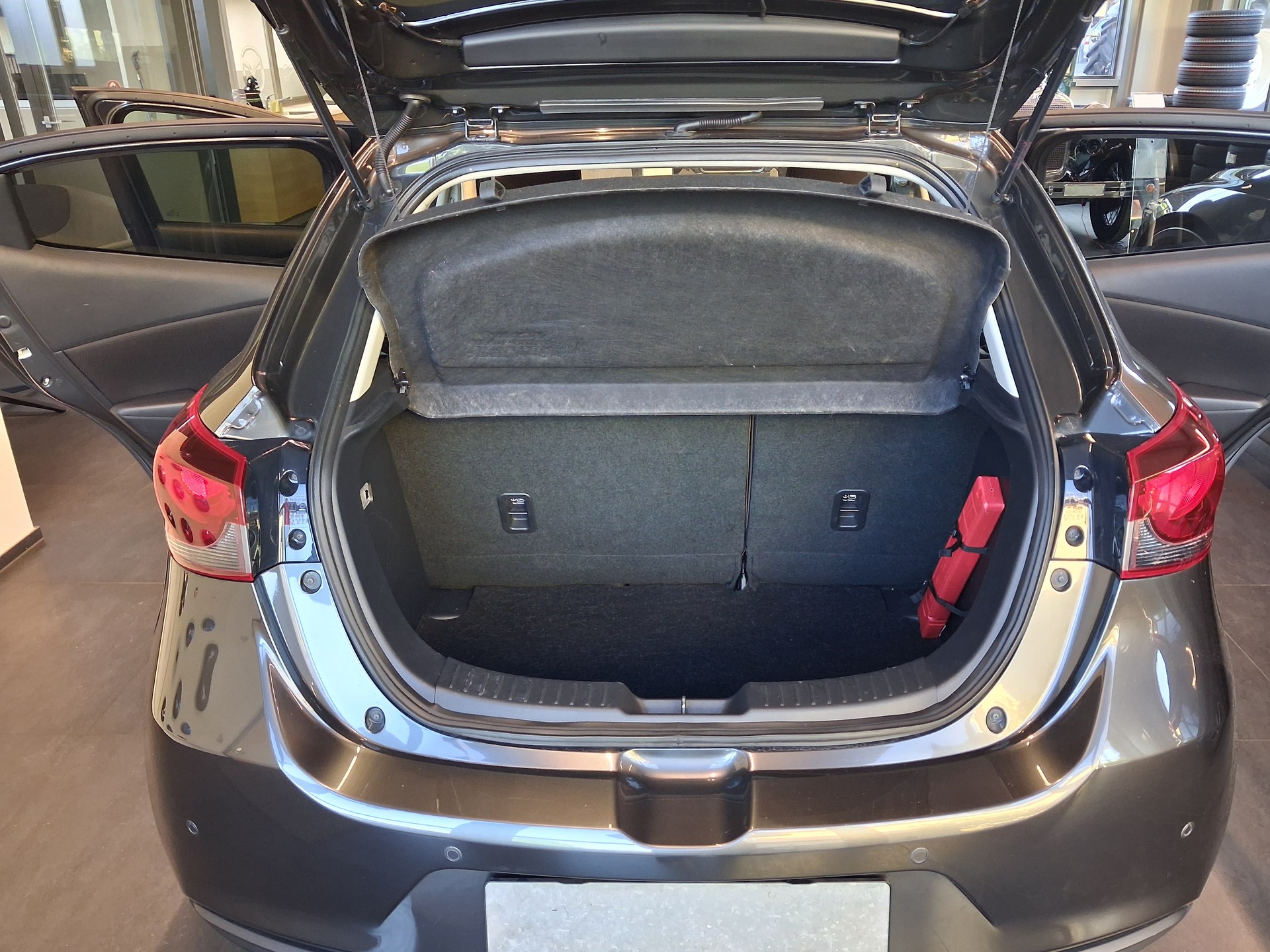 MAZDA 2 SKYACTIV-G 90 Ambition Plus Automat-image-7