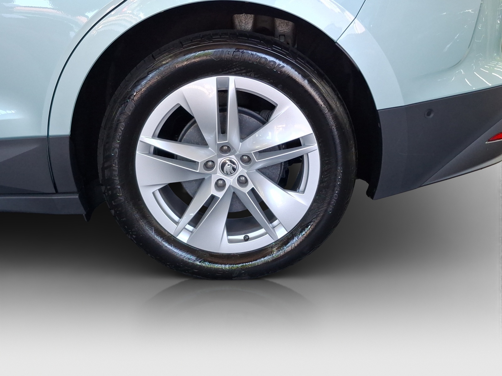 SKODA Enyaq iV 80-image-14